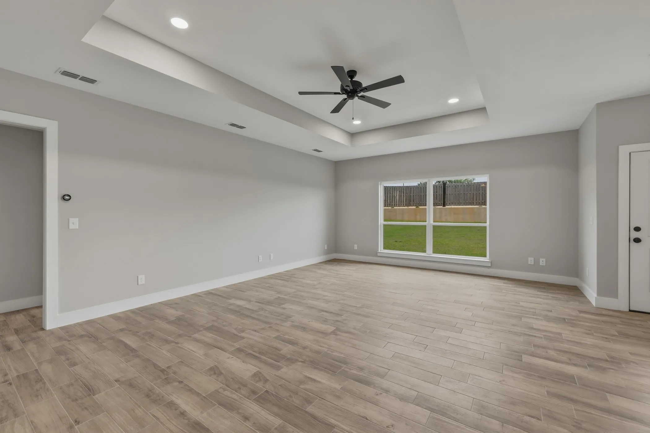 Single Family Residence For Sale in Smith County , 16221 Crossing Circle, Lindale, Texas 75771, 3 Bedroom, 2 Bathroom, 2 Garage spaces, 1,700 Sqft, built in 2023, mls#21262203, Real Estate Agent in Lindale, Homes For Sale in Smith county, Homes For Sale in Lindale, Realtor in Lindale Texas, Real Estate Brokerage Independent Realty Texas, Luminita Cordes Realtor
