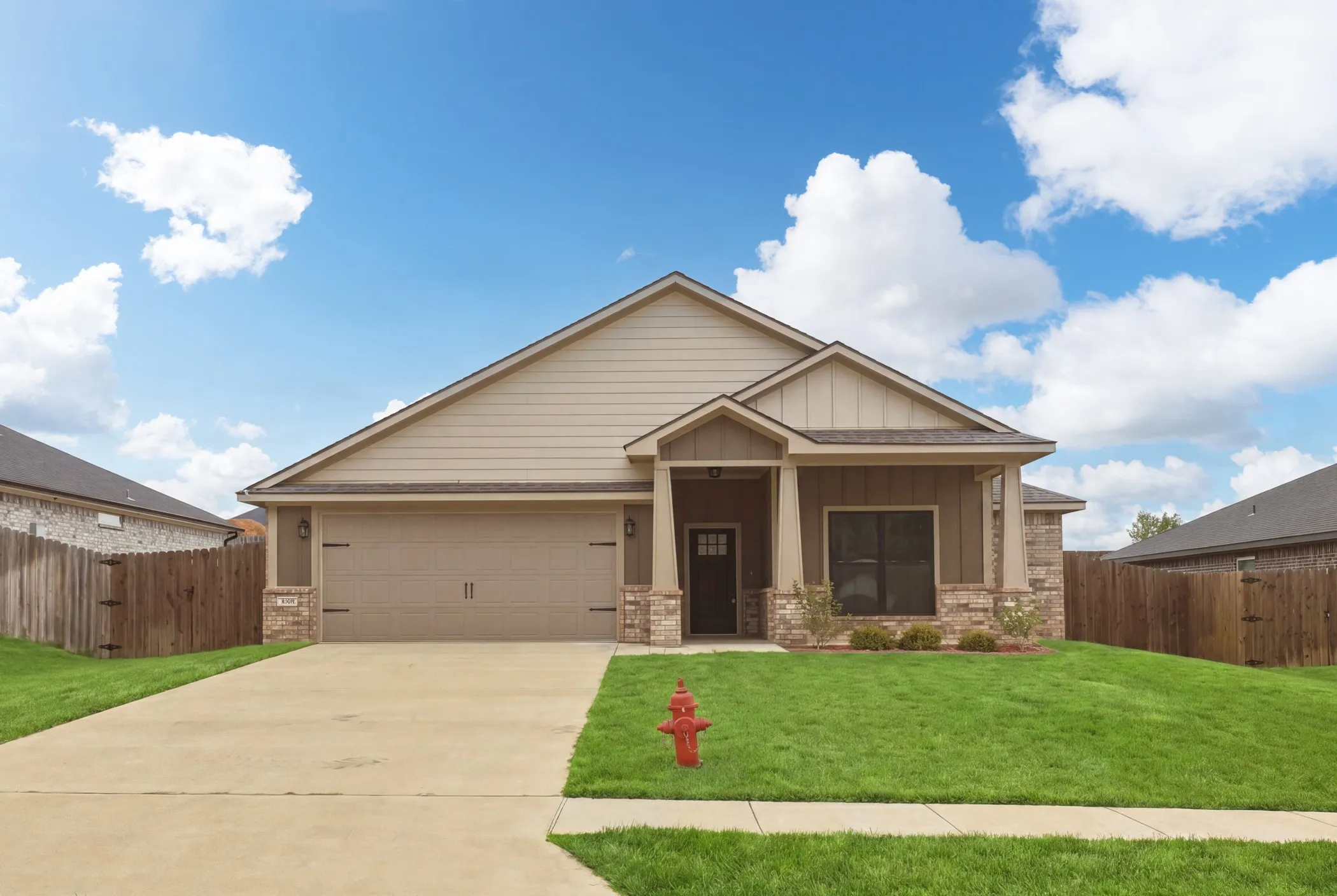 Single Family Residence For Sale in Smith County , 16221 Crossing Circle, Lindale, Texas 75771, 3 Bedroom, 2 Bathroom, 2 Garage spaces, 1,700 Sqft, built in 2023, mls#21262203, Real Estate Agent in Lindale, Homes For Sale in Smith county, Homes For Sale in Lindale, Realtor in Lindale Texas, Real Estate Brokerage Independent Realty Texas, Luminita Cordes Realtor