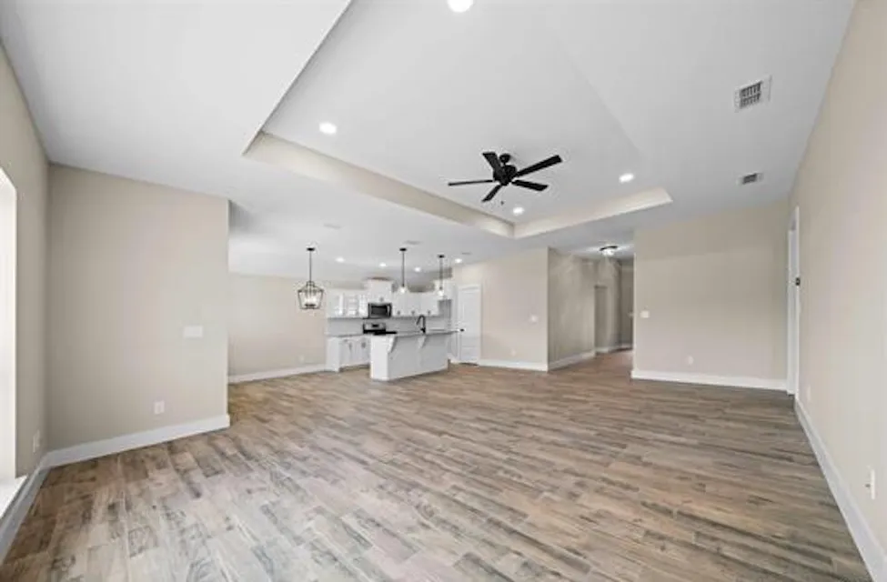 Single Family Residence For Sale in Smith County , 16221 Crossing Circle, Lindale, Texas 75771, 3 Bedroom, 2 Bathroom, 2 Garage spaces, 1,700 Sqft, built in 2023, mls#21262203, Real Estate Agent in Lindale, Homes For Sale in Smith county, Homes For Sale in Lindale, Realtor in Lindale Texas, Real Estate Brokerage Independent Realty Texas, Luminita Cordes Realtor