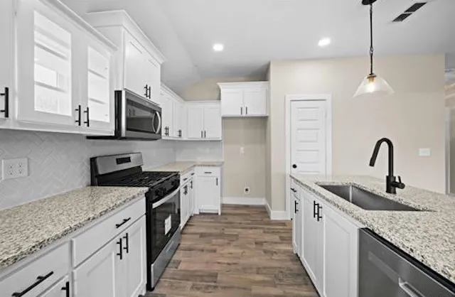 Single Family Residence For Sale in Smith County , 16221 Crossing Circle, Lindale, Texas 75771, 3 Bedroom, 2 Bathroom, 2 Garage spaces, 1,700 Sqft, built in 2023, mls#21262203, Real Estate Agent in Lindale, Homes For Sale in Smith county, Homes For Sale in Lindale, Realtor in Lindale Texas, Real Estate Brokerage Independent Realty Texas, Luminita Cordes Realtor