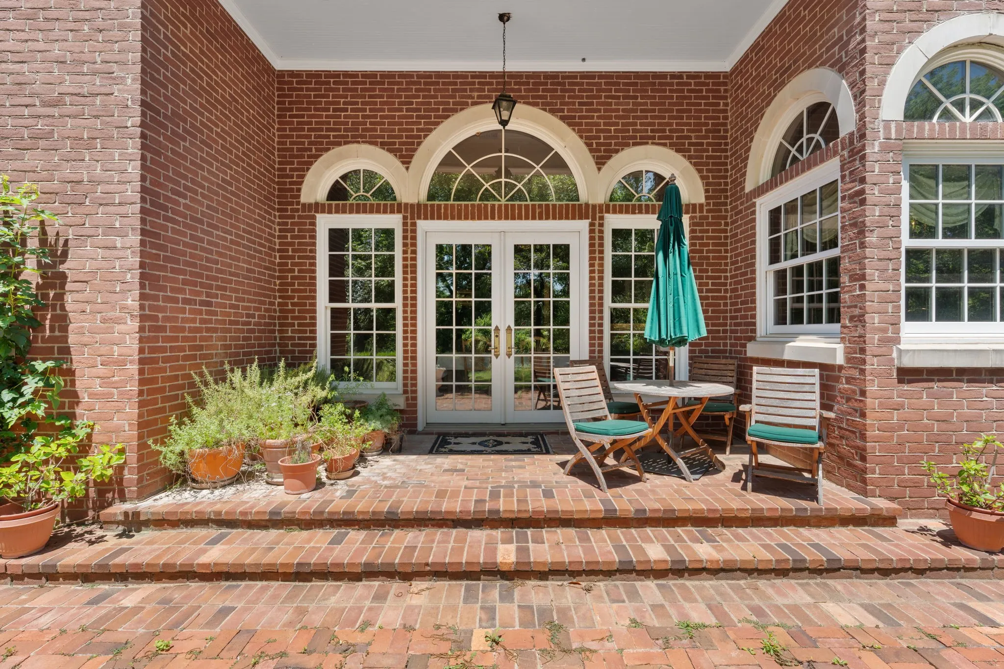 Single Family Residence For Sale in Tarrant County , 2300 Panorama, Arlington, Texas 76016, 4 Bedroom, 7 Bathroom, 4 Garage spaces, 8,707 Sqft, built in 1997, Preowned, mls#21261863, Real Estate Agent in Arlington, Homes For Sale in Tarrant county, Homes For Sale in Arlington, Realtor in Arlington Texas, Real Estate Brokerage Independent Realty Texas, Luminita Cordes Realtor
