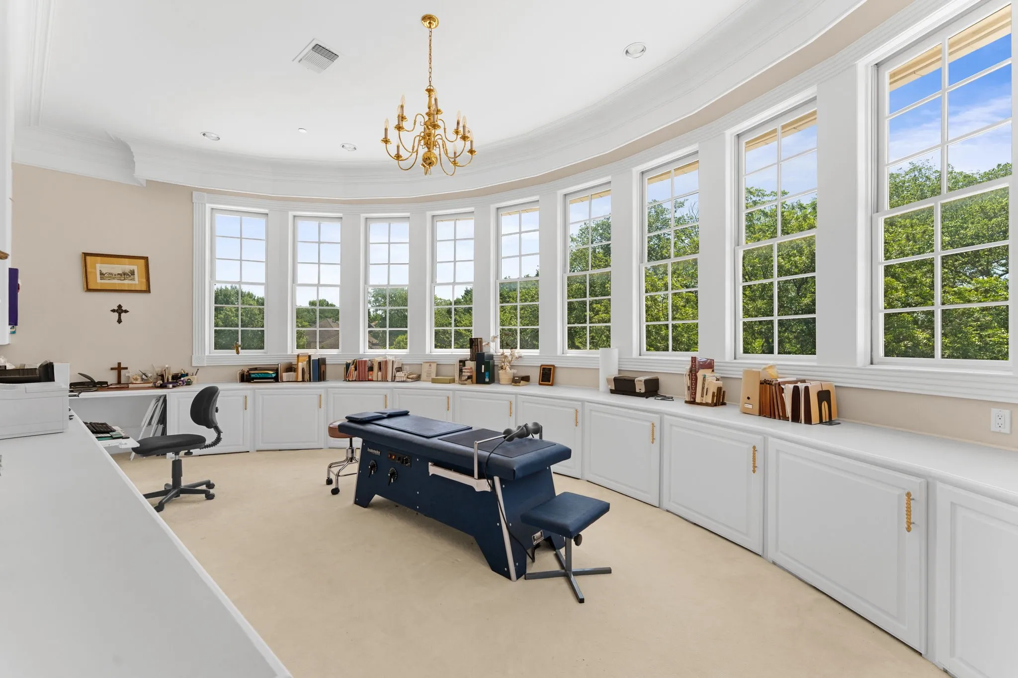 Single Family Residence For Sale in Tarrant County , 2300 Panorama, Arlington, Texas 76016, 4 Bedroom, 7 Bathroom, 4 Garage spaces, 8,707 Sqft, built in 1997, Preowned, mls#21261863, Real Estate Agent in Arlington, Homes For Sale in Tarrant county, Homes For Sale in Arlington, Realtor in Arlington Texas, Real Estate Brokerage Independent Realty Texas, Luminita Cordes Realtor
