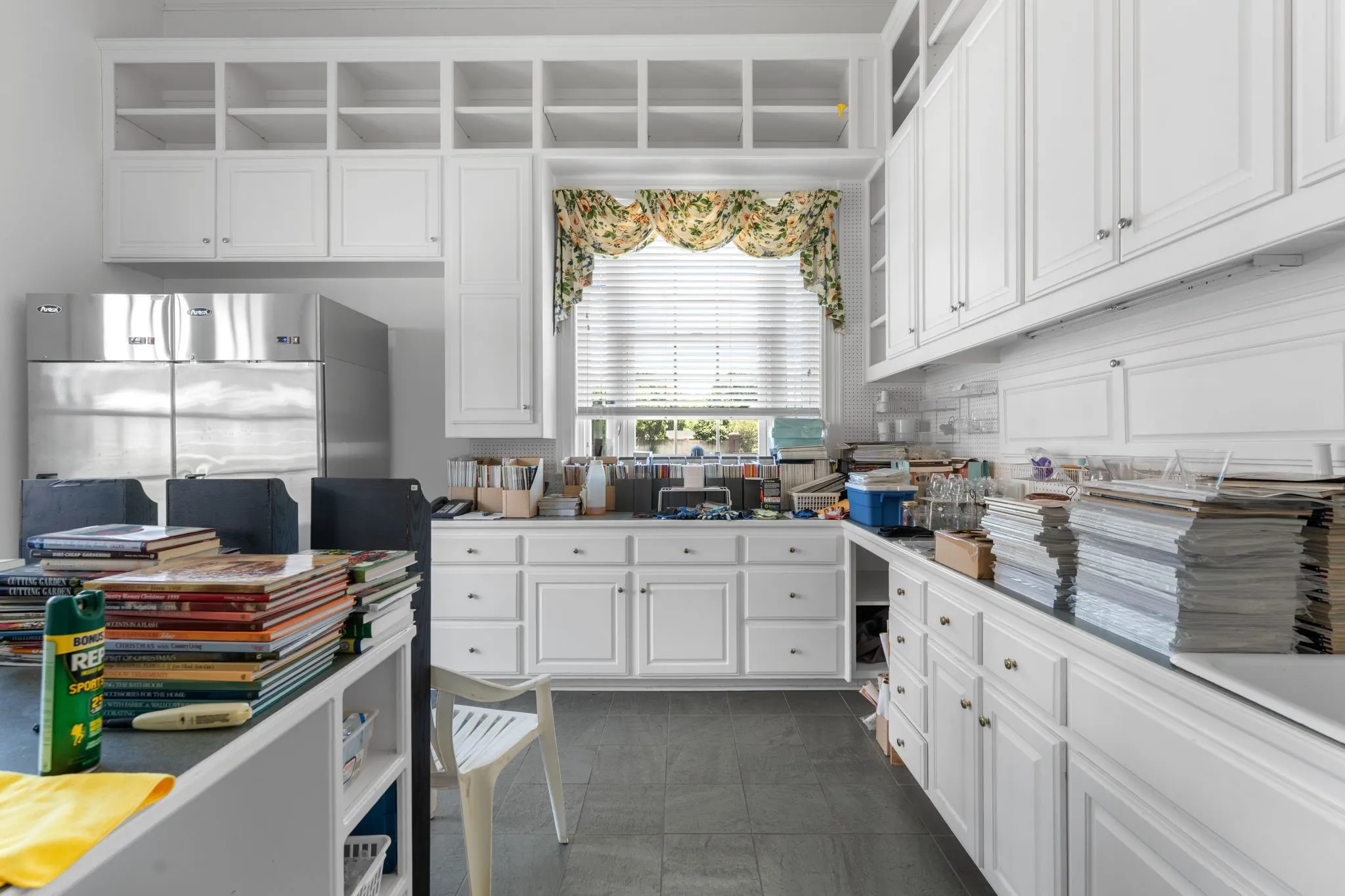 Single Family Residence For Sale in Tarrant County , 2300 Panorama, Arlington, Texas 76016, 4 Bedroom, 7 Bathroom, 4 Garage spaces, 8,707 Sqft, built in 1997, Preowned, mls#21261863, Real Estate Agent in Arlington, Homes For Sale in Tarrant county, Homes For Sale in Arlington, Realtor in Arlington Texas, Real Estate Brokerage Independent Realty Texas, Luminita Cordes Realtor