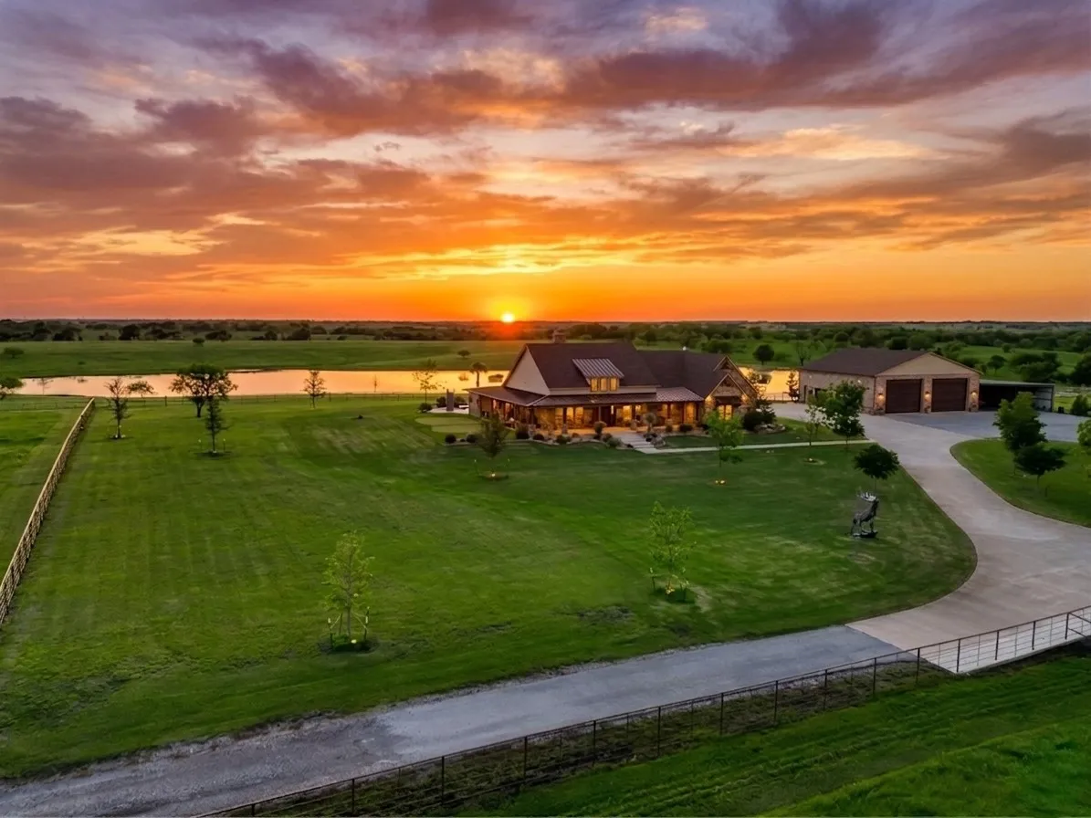 Farm For Sale in Ellis County , 501 Alsdorf Road, Ennis, Texas 75119, 3 Bedroom, 4 Bathroom, 3 Garage spaces, 3,912 Sqft, built in 2022, Preowned, mls#21258987, Real Estate Agent in Ennis, Homes For Sale in Ellis county, Homes For Sale in Ennis, Realtor in Ennis Texas, Real Estate Brokerage Independent Realty Texas, Luminita Cordes Realtor