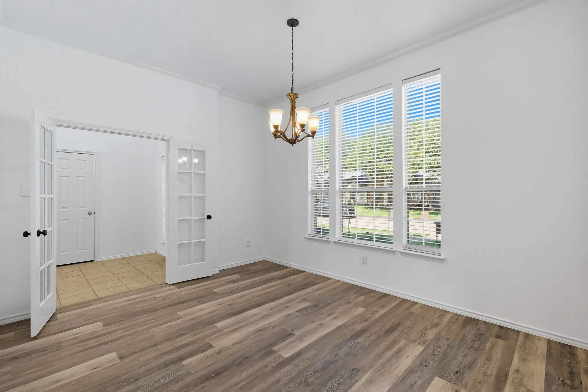 Single Family Residence For Sale in Denton County , 13180 Mannheim Drive, Frisco, Texas 75033, 5 Bedroom, 4 Bathroom, 2 Garage spaces, 3,615 Sqft, built in 2003, mls#21262229, Real Estate Agent in Frisco, Homes For Sale in Denton county, Homes For Sale in Frisco, Realtor in Frisco Texas, Real Estate Brokerage Independent Realty Texas, Luminita Cordes Realtor