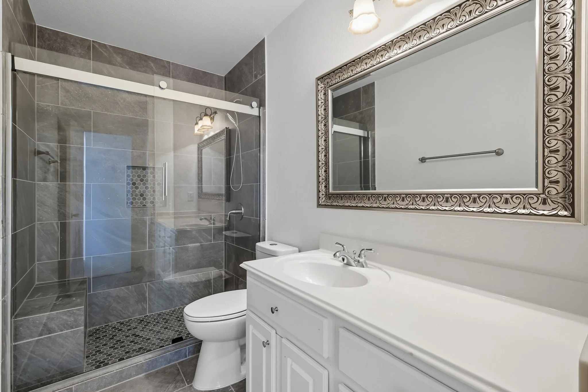 Single Family Residence For Sale in Denton County , 13180 Mannheim Drive, Frisco, Texas 75033, 5 Bedroom, 4 Bathroom, 2 Garage spaces, 3,615 Sqft, built in 2003, mls#21262229, Real Estate Agent in Frisco, Homes For Sale in Denton county, Homes For Sale in Frisco, Realtor in Frisco Texas, Real Estate Brokerage Independent Realty Texas, Luminita Cordes Realtor
