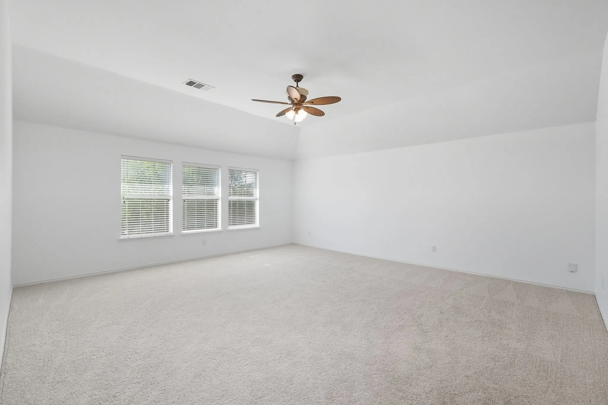 Single Family Residence For Sale in Denton County , 13180 Mannheim Drive, Frisco, Texas 75033, 5 Bedroom, 4 Bathroom, 2 Garage spaces, 3,615 Sqft, built in 2003, mls#21262229, Real Estate Agent in Frisco, Homes For Sale in Denton county, Homes For Sale in Frisco, Realtor in Frisco Texas, Real Estate Brokerage Independent Realty Texas, Luminita Cordes Realtor