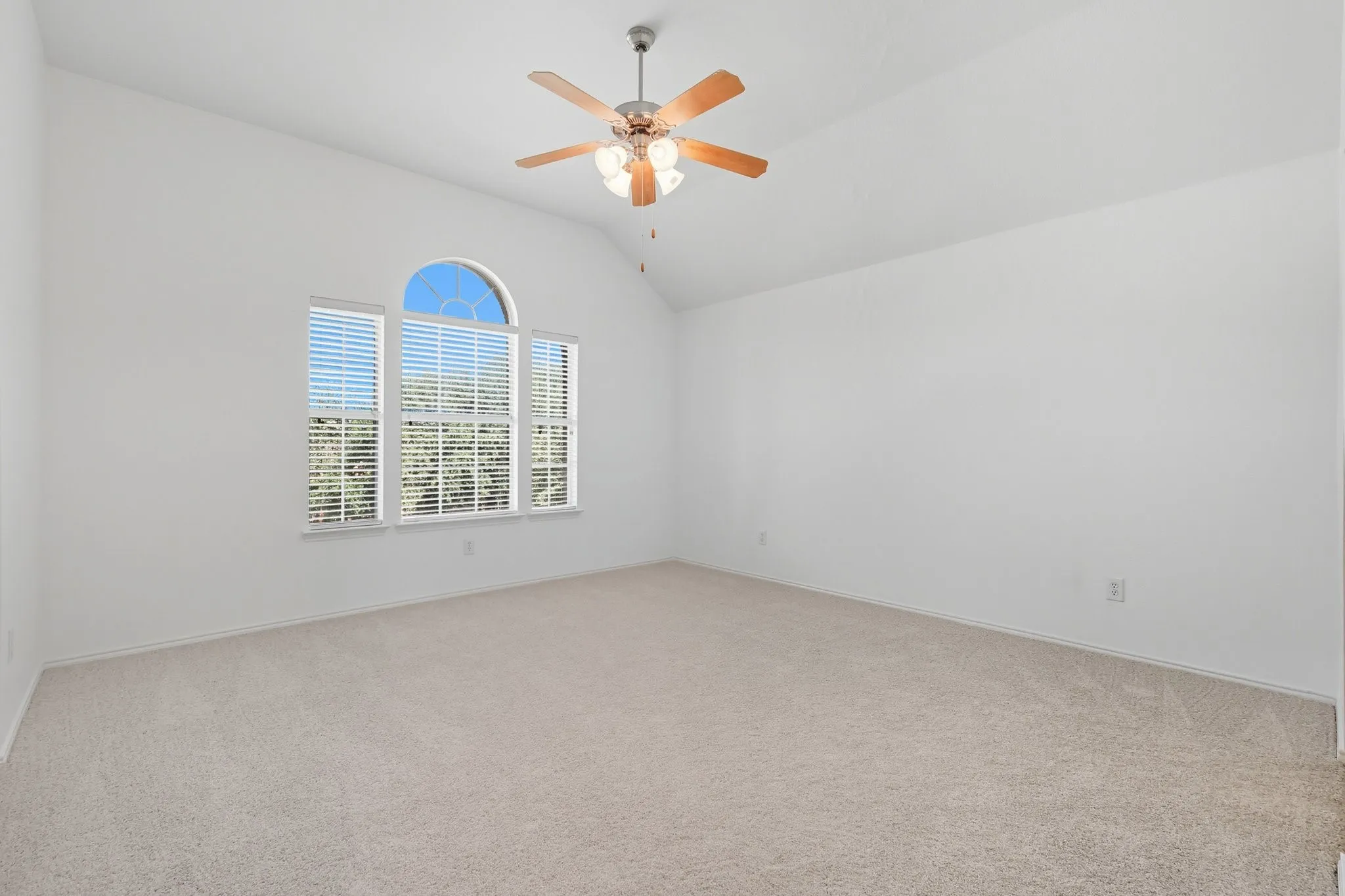 Single Family Residence For Sale in Denton County , 13180 Mannheim Drive, Frisco, Texas 75033, 5 Bedroom, 4 Bathroom, 2 Garage spaces, 3,615 Sqft, built in 2003, mls#21262229, Real Estate Agent in Frisco, Homes For Sale in Denton county, Homes For Sale in Frisco, Realtor in Frisco Texas, Real Estate Brokerage Independent Realty Texas, Luminita Cordes Realtor