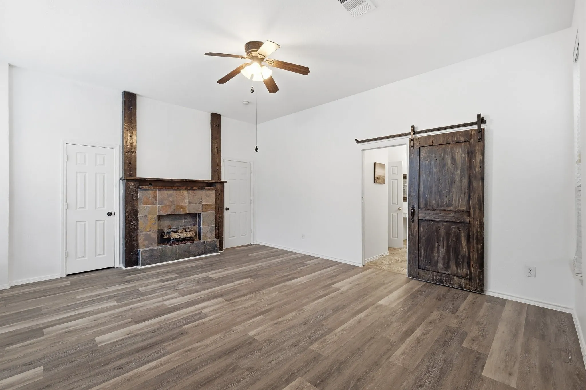 Single Family Residence For Sale in Denton County , 13180 Mannheim Drive, Frisco, Texas 75033, 5 Bedroom, 4 Bathroom, 2 Garage spaces, 3,615 Sqft, built in 2003, mls#21262229, Real Estate Agent in Frisco, Homes For Sale in Denton county, Homes For Sale in Frisco, Realtor in Frisco Texas, Real Estate Brokerage Independent Realty Texas, Luminita Cordes Realtor