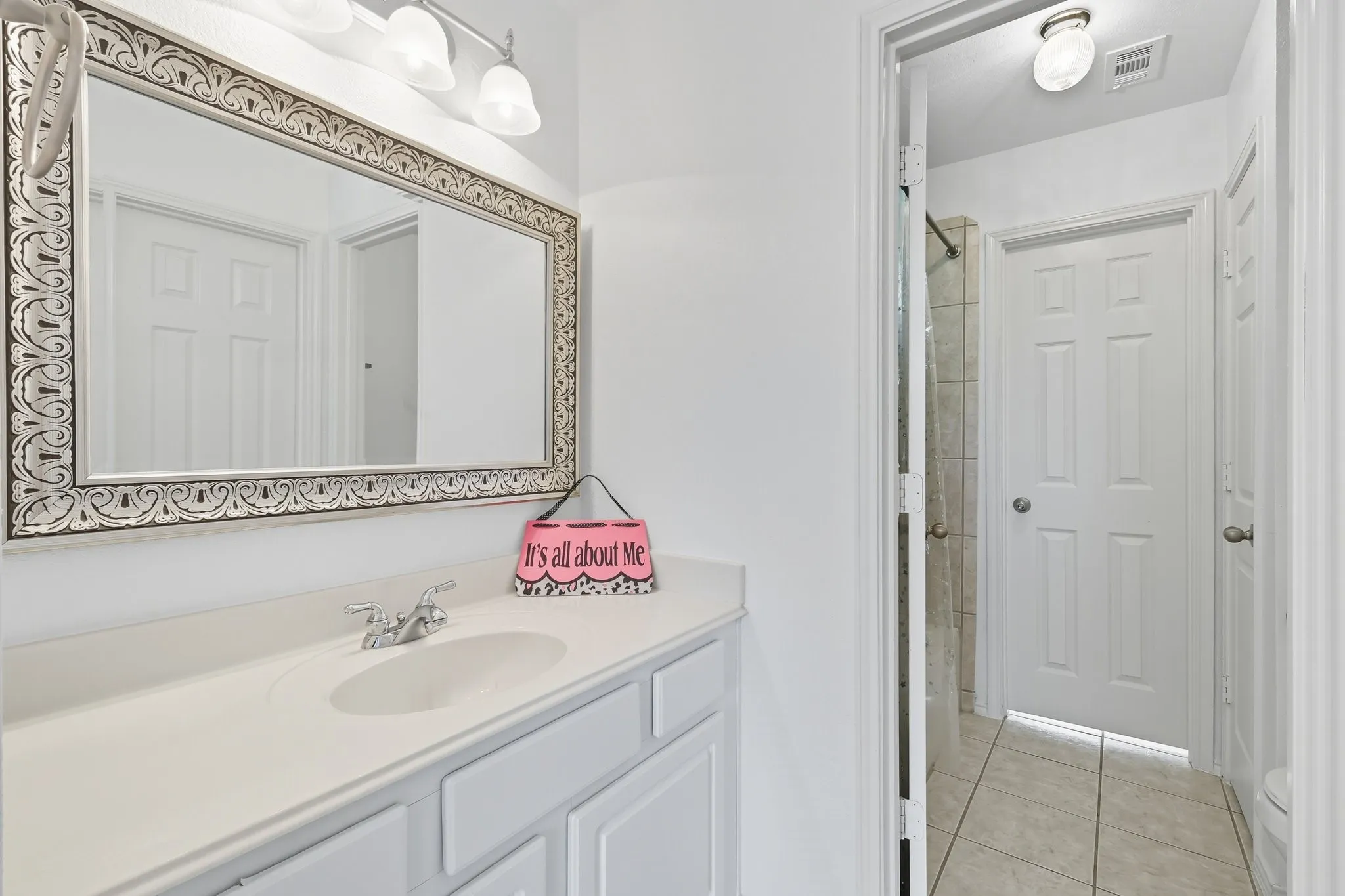 Single Family Residence For Sale in Denton County , 13180 Mannheim Drive, Frisco, Texas 75033, 5 Bedroom, 4 Bathroom, 2 Garage spaces, 3,615 Sqft, built in 2003, mls#21262229, Real Estate Agent in Frisco, Homes For Sale in Denton county, Homes For Sale in Frisco, Realtor in Frisco Texas, Real Estate Brokerage Independent Realty Texas, Luminita Cordes Realtor