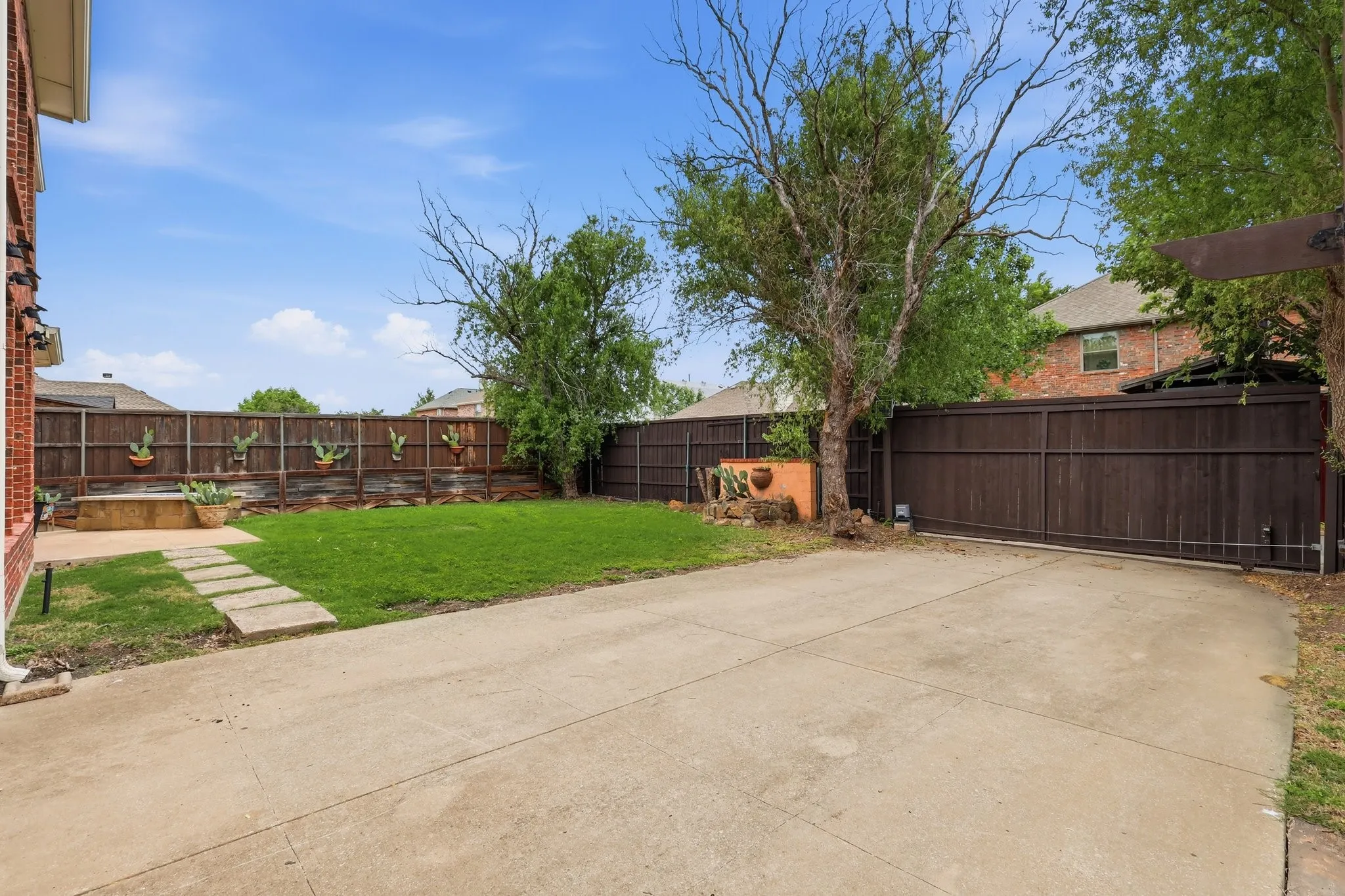 Single Family Residence For Sale in Denton County , 13180 Mannheim Drive, Frisco, Texas 75033, 5 Bedroom, 4 Bathroom, 2 Garage spaces, 3,615 Sqft, built in 2003, mls#21262229, Real Estate Agent in Frisco, Homes For Sale in Denton county, Homes For Sale in Frisco, Realtor in Frisco Texas, Real Estate Brokerage Independent Realty Texas, Luminita Cordes Realtor