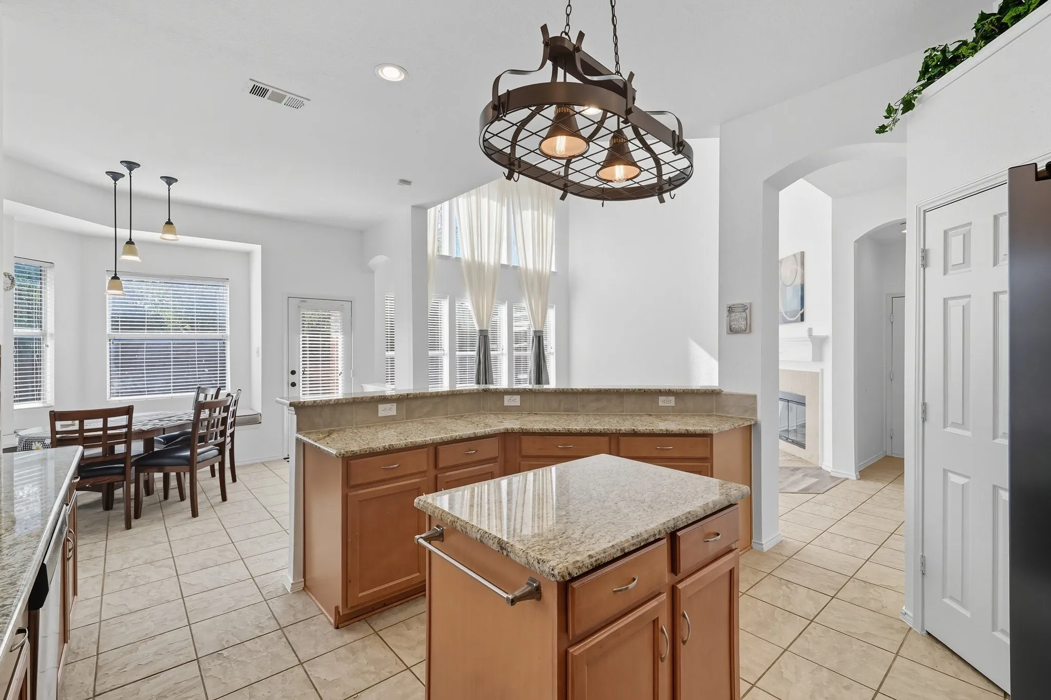 Single Family Residence For Sale in Denton County , 13180 Mannheim Drive, Frisco, Texas 75033, 5 Bedroom, 4 Bathroom, 2 Garage spaces, 3,615 Sqft, built in 2003, mls#21262229, Real Estate Agent in Frisco, Homes For Sale in Denton county, Homes For Sale in Frisco, Realtor in Frisco Texas, Real Estate Brokerage Independent Realty Texas, Luminita Cordes Realtor