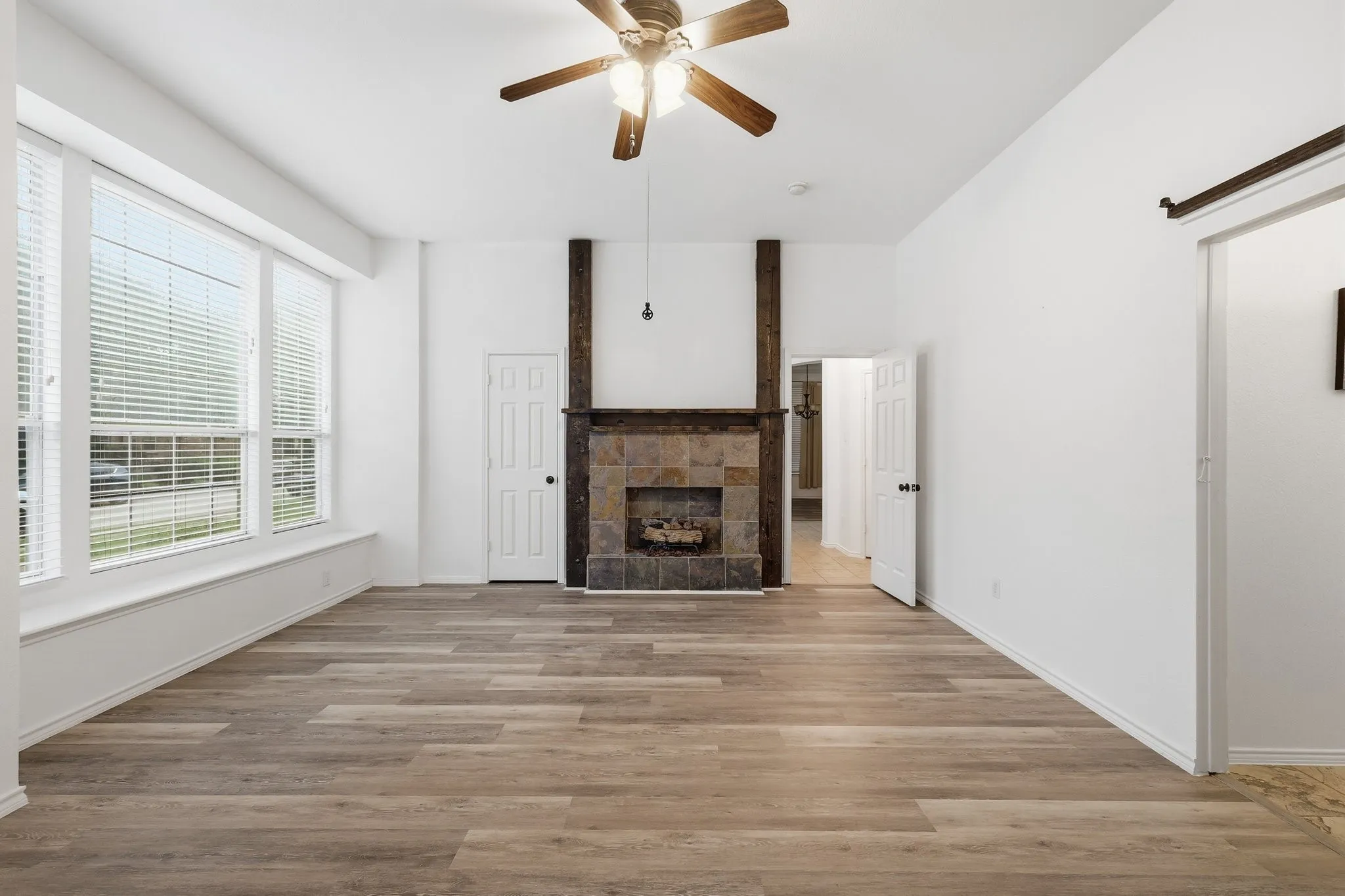 Single Family Residence For Sale in Denton County , 13180 Mannheim Drive, Frisco, Texas 75033, 5 Bedroom, 4 Bathroom, 2 Garage spaces, 3,615 Sqft, built in 2003, mls#21262229, Real Estate Agent in Frisco, Homes For Sale in Denton county, Homes For Sale in Frisco, Realtor in Frisco Texas, Real Estate Brokerage Independent Realty Texas, Luminita Cordes Realtor