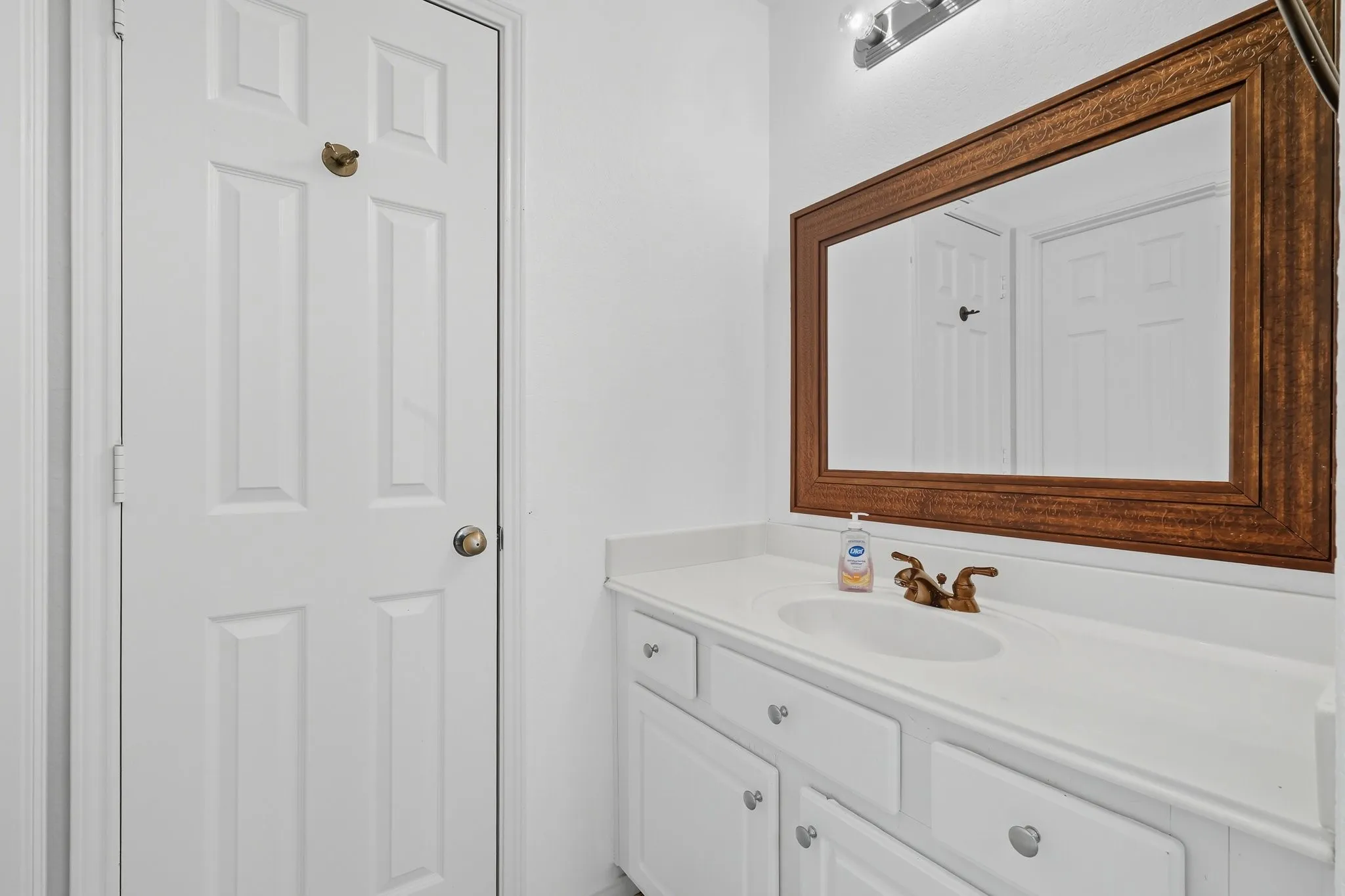 Single Family Residence For Sale in Denton County , 13180 Mannheim Drive, Frisco, Texas 75033, 5 Bedroom, 4 Bathroom, 2 Garage spaces, 3,615 Sqft, built in 2003, mls#21262229, Real Estate Agent in Frisco, Homes For Sale in Denton county, Homes For Sale in Frisco, Realtor in Frisco Texas, Real Estate Brokerage Independent Realty Texas, Luminita Cordes Realtor