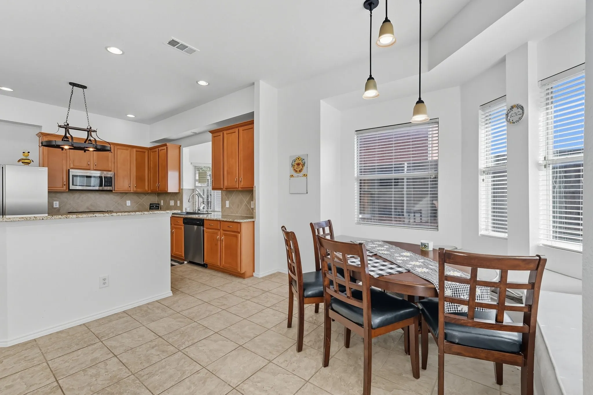 Single Family Residence For Sale in Denton County , 13180 Mannheim Drive, Frisco, Texas 75033, 5 Bedroom, 4 Bathroom, 2 Garage spaces, 3,615 Sqft, built in 2003, mls#21262229, Real Estate Agent in Frisco, Homes For Sale in Denton county, Homes For Sale in Frisco, Realtor in Frisco Texas, Real Estate Brokerage Independent Realty Texas, Luminita Cordes Realtor