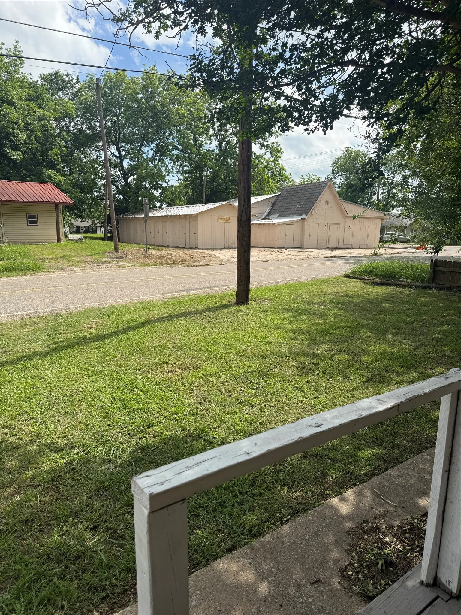 Single Family Residence For Sale in Hunt County , 1006 Bishop Street, Commerce, Texas 75428, 2 Bedroom, 1 Bathroom, Garage spaces, 792 Sqft, built in 1956, Price $105,000, mls#21262263, Real Estate Agent in Commerce, Homes For Sale in Hunt county, Homes For Sale in Commerce, Realtor in Commerce Texas, Real Estate Brokerage Independent Realty Texas, Luminita Cordes Realtor