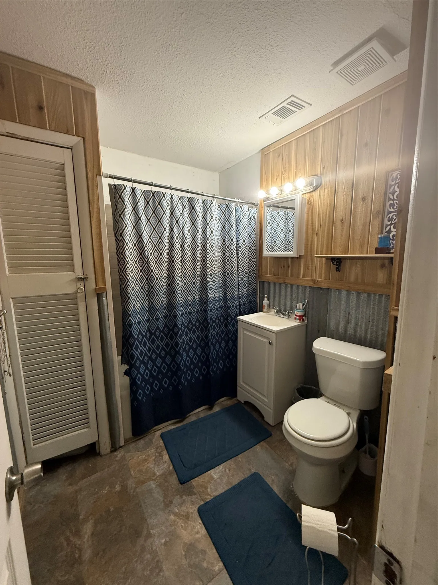Single Family Residence For Sale in Hunt County , 1006 Bishop Street, Commerce, Texas 75428, 2 Bedroom, 1 Bathroom, Garage spaces, 792 Sqft, built in 1956, Price $105,000, mls#21262263, Real Estate Agent in Commerce, Homes For Sale in Hunt county, Homes For Sale in Commerce, Realtor in Commerce Texas, Real Estate Brokerage Independent Realty Texas, Luminita Cordes Realtor