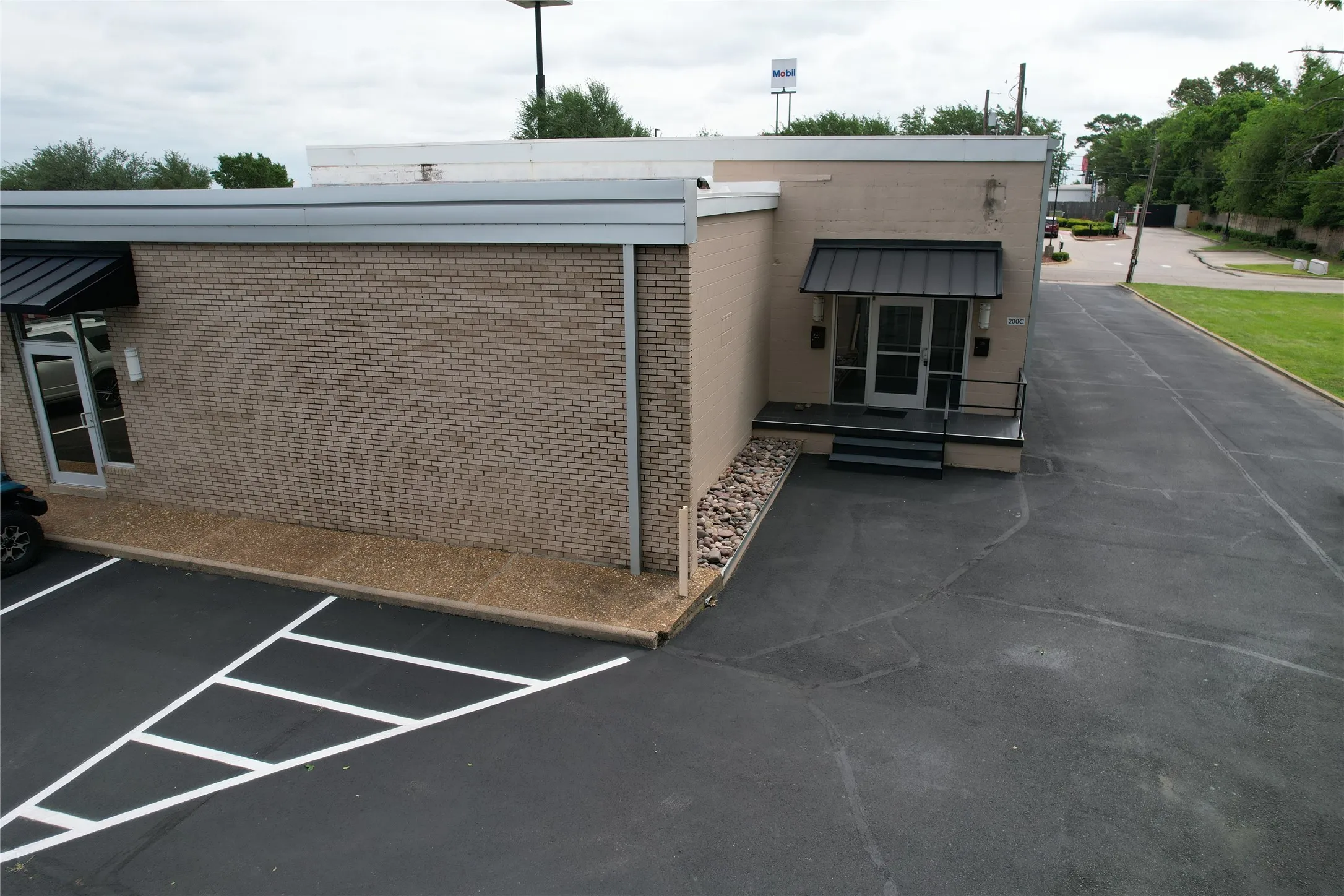 Office For Rent in Hopkins County , 200 Shannon Road W, Sulphur Springs, Texas 75482, 0, 0, Garage spaces, 0 Sqft, built in 1972, Preowned, Price $2,100, mls#21253308, Real Estate Agent in Sulphur Springs, Homes For Rent in Hopkins county, Homes For Rent in Sulphur Springs, Realtor in Sulphur Springs Texas, Real Estate Brokerage Independent Realty Texas, Luminita Cordes Realtor