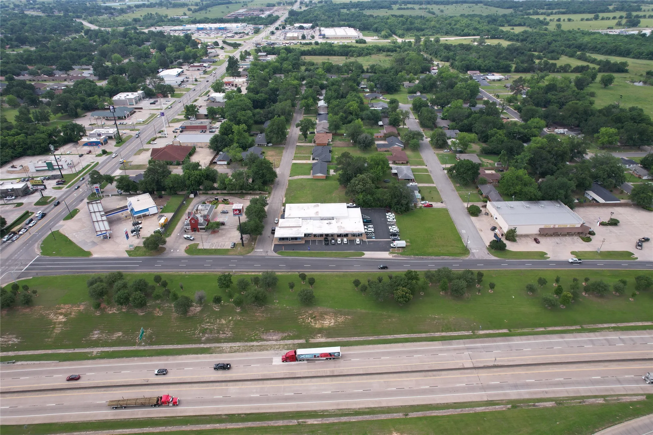 Office For Rent in Hopkins County , 200 Shannon Road W, Sulphur Springs, Texas 75482, 0, 0, Garage spaces, 0 Sqft, built in 1972, Preowned, Price $2,100, mls#21253308, Real Estate Agent in Sulphur Springs, Homes For Rent in Hopkins county, Homes For Rent in Sulphur Springs, Realtor in Sulphur Springs Texas, Real Estate Brokerage Independent Realty Texas, Luminita Cordes Realtor