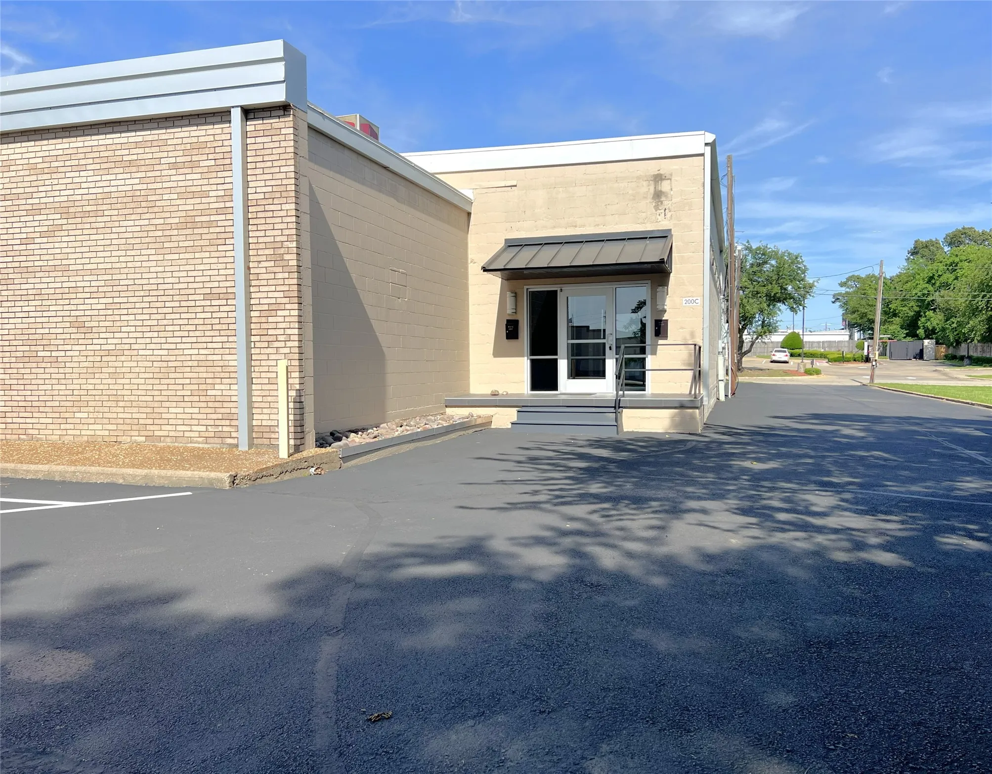Office For Rent in Hopkins County , 200 Shannon Road W, Sulphur Springs, Texas 75482, 0, 0, Garage spaces, 0 Sqft, built in 1972, Preowned, Price $2,100, mls#21253308, Real Estate Agent in Sulphur Springs, Homes For Rent in Hopkins county, Homes For Rent in Sulphur Springs, Realtor in Sulphur Springs Texas, Real Estate Brokerage Independent Realty Texas, Luminita Cordes Realtor