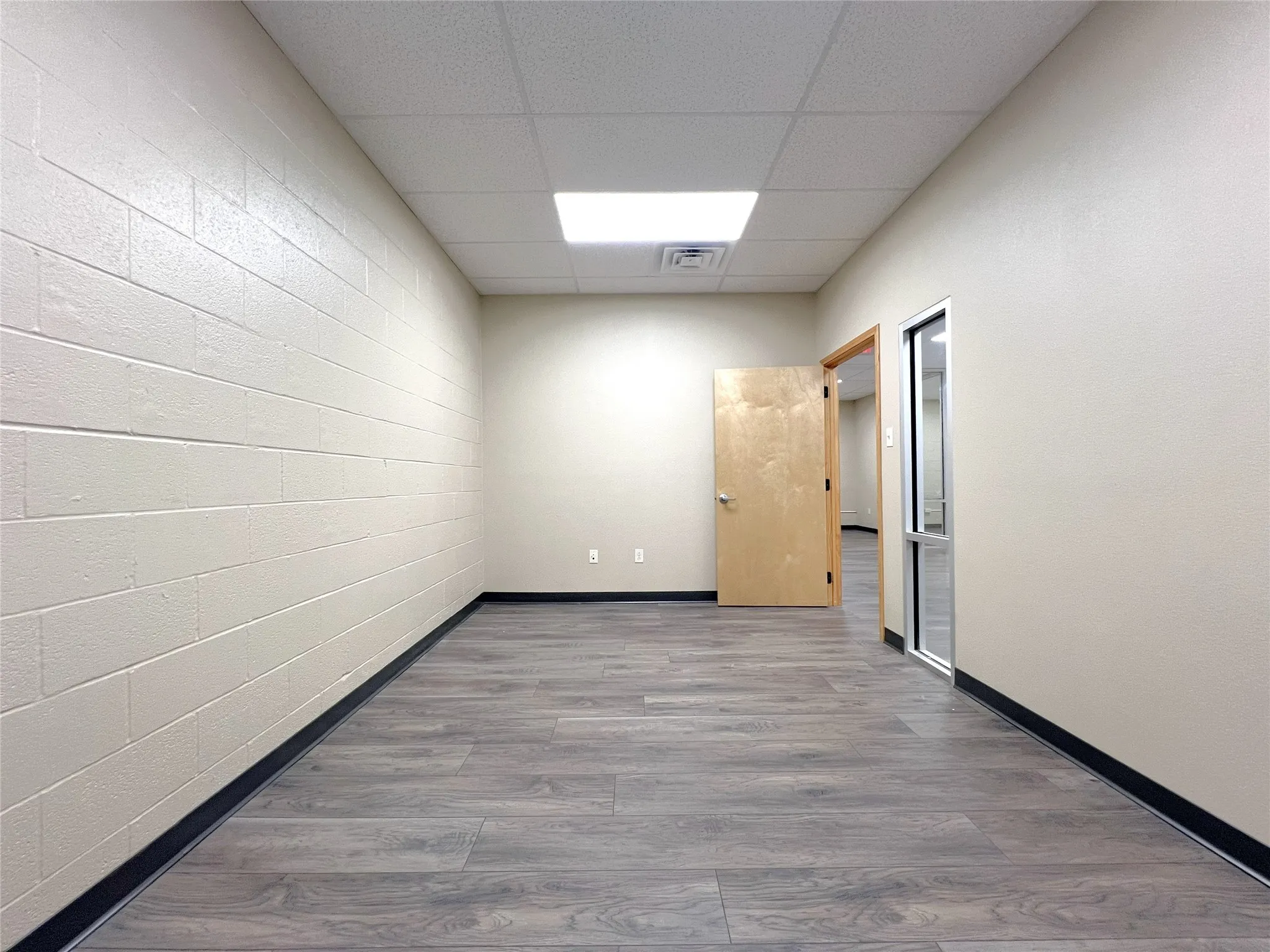 Office For Rent in Hopkins County , 200 Shannon Road W, Sulphur Springs, Texas 75482, 0, 0, Garage spaces, 0 Sqft, built in 1972, Preowned, Price $2,100, mls#21253308, Real Estate Agent in Sulphur Springs, Homes For Rent in Hopkins county, Homes For Rent in Sulphur Springs, Realtor in Sulphur Springs Texas, Real Estate Brokerage Independent Realty Texas, Luminita Cordes Realtor