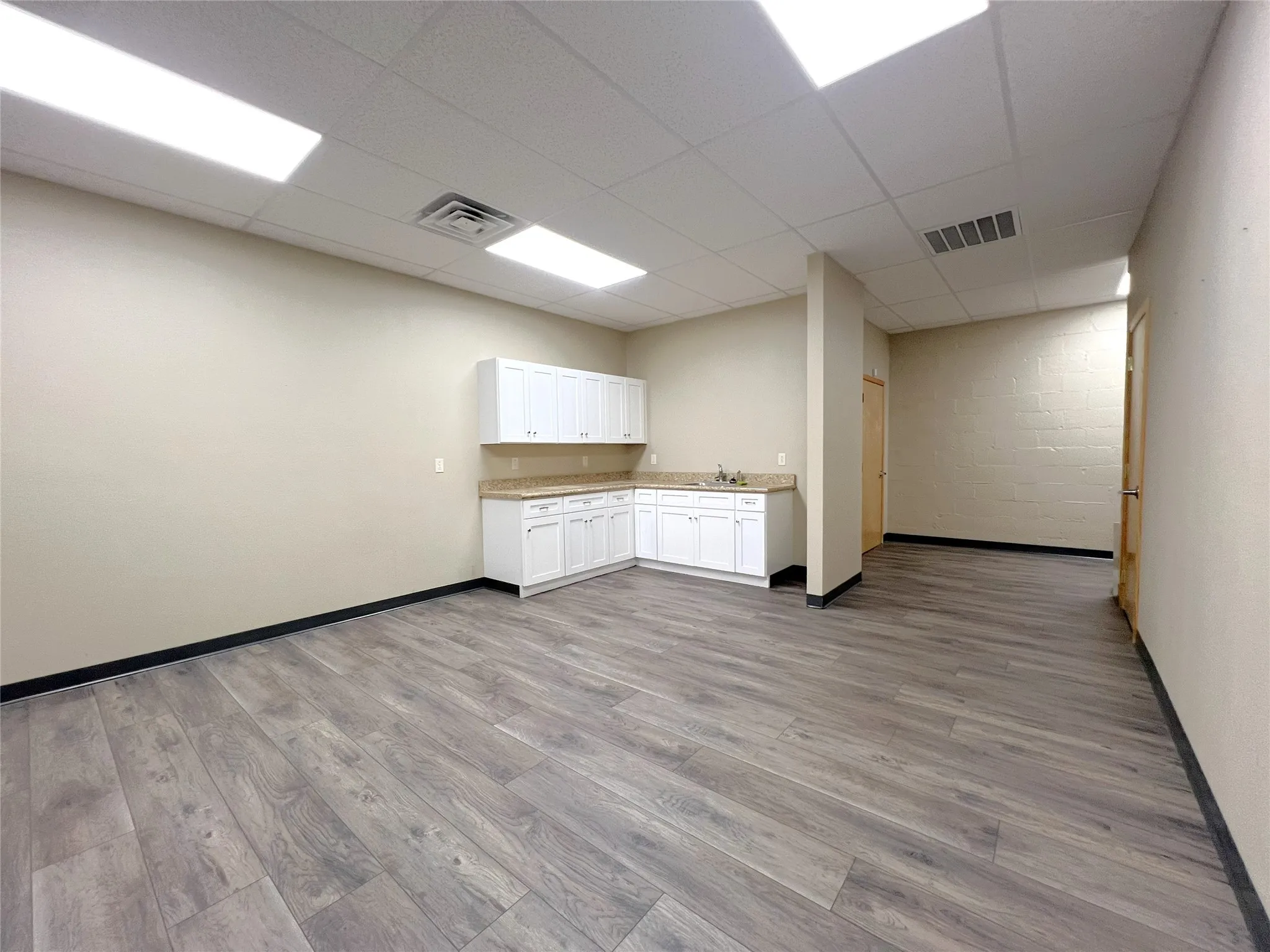 Office For Rent in Hopkins County , 200 Shannon Road W, Sulphur Springs, Texas 75482, 0, 0, Garage spaces, 0 Sqft, built in 1972, Preowned, Price $2,100, mls#21253308, Real Estate Agent in Sulphur Springs, Homes For Rent in Hopkins county, Homes For Rent in Sulphur Springs, Realtor in Sulphur Springs Texas, Real Estate Brokerage Independent Realty Texas, Luminita Cordes Realtor