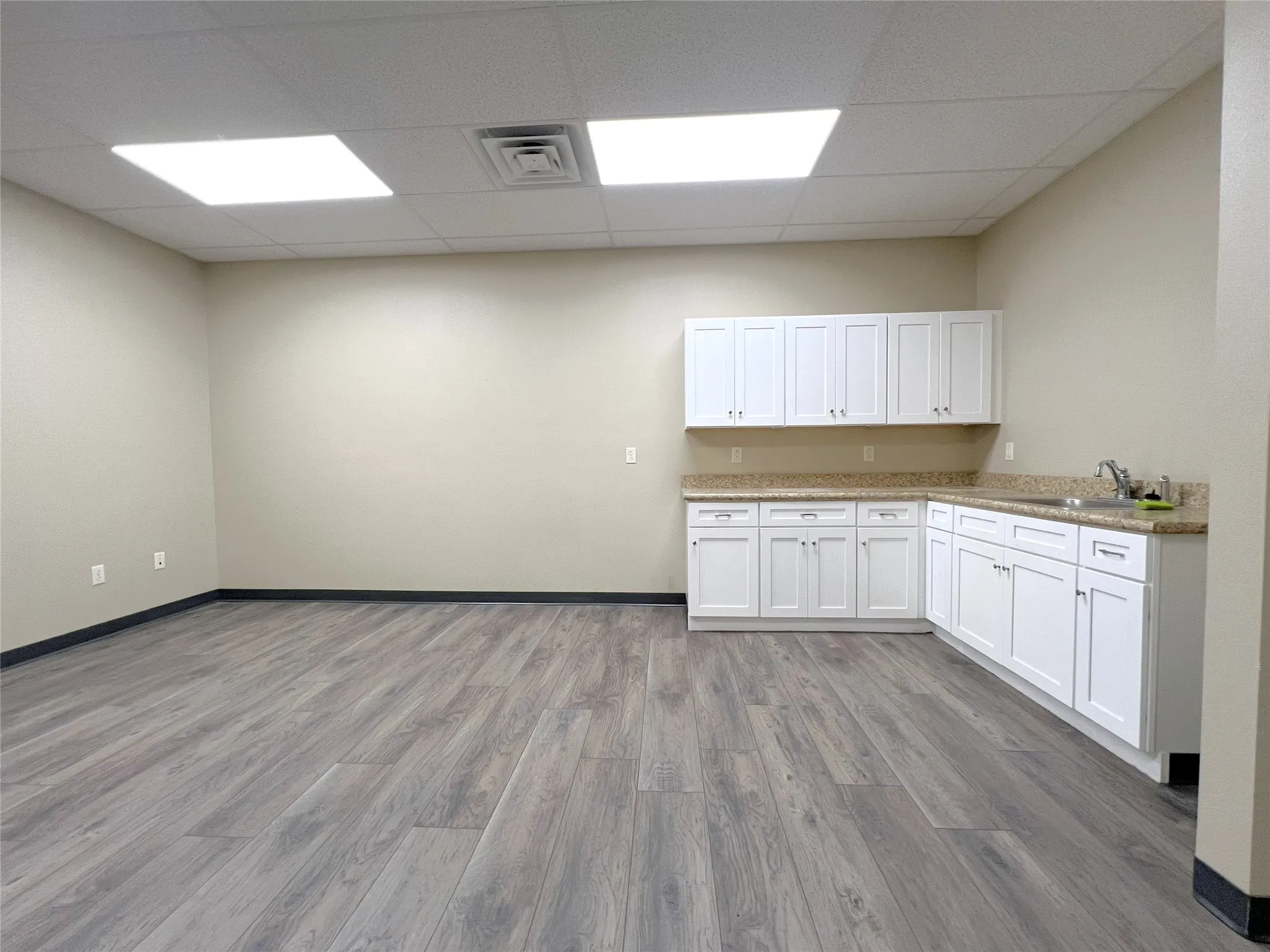 Office For Rent in Hopkins County , 200 Shannon Road W, Sulphur Springs, Texas 75482, 0, 0, Garage spaces, 0 Sqft, built in 1972, Preowned, Price $2,100, mls#21253308, Real Estate Agent in Sulphur Springs, Homes For Rent in Hopkins county, Homes For Rent in Sulphur Springs, Realtor in Sulphur Springs Texas, Real Estate Brokerage Independent Realty Texas, Luminita Cordes Realtor