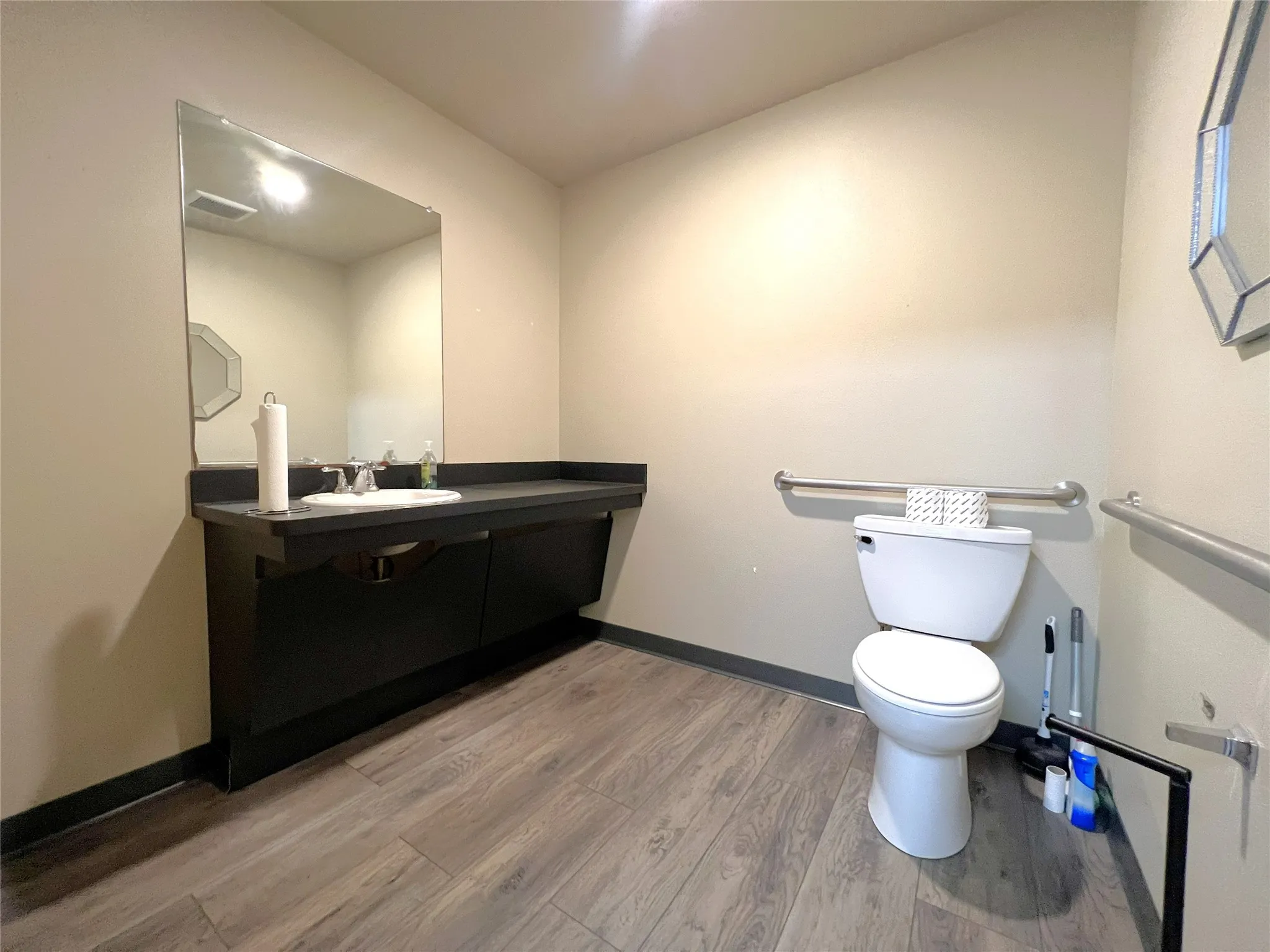 Office For Rent in Hopkins County , 200 Shannon Road W, Sulphur Springs, Texas 75482, 0, 0, Garage spaces, 0 Sqft, built in 1972, Preowned, Price $2,100, mls#21253308, Real Estate Agent in Sulphur Springs, Homes For Rent in Hopkins county, Homes For Rent in Sulphur Springs, Realtor in Sulphur Springs Texas, Real Estate Brokerage Independent Realty Texas, Luminita Cordes Realtor