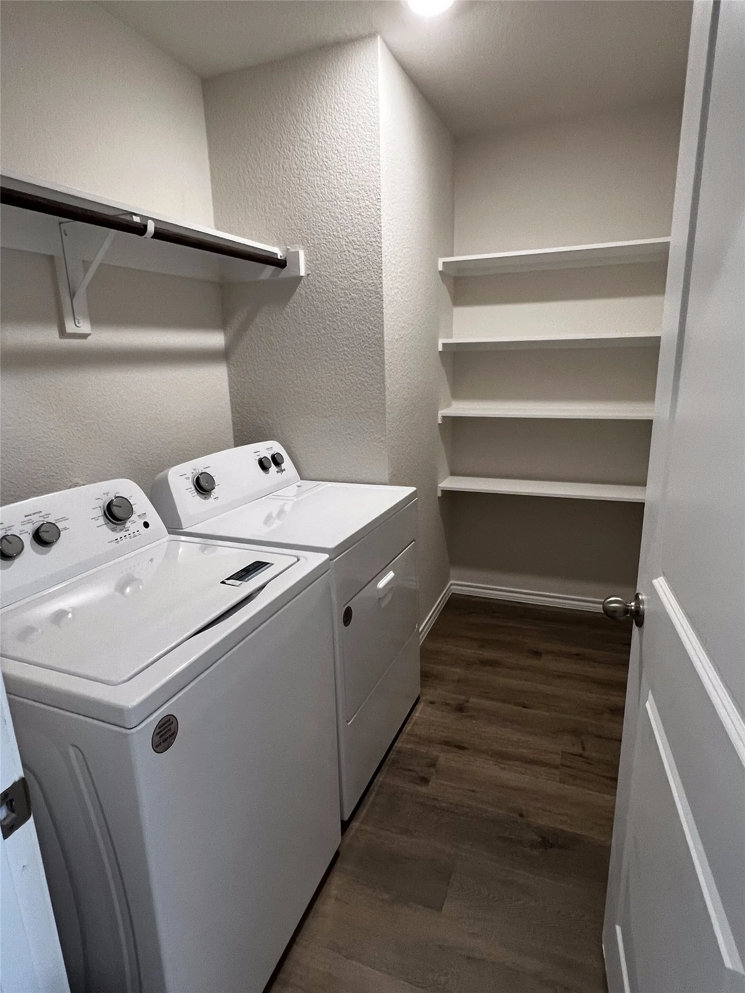 Single Family Residence For Rent in Grayson County , 2304 Alamo Drive, Sherman, Texas 75090, 3 Bedroom, 2 Bathroom, 2 Garage spaces, 1,650 Sqft, built in 2023, mls#21261915, Real Estate Agent in Sherman, Homes For Rent in Grayson county, Homes For Rent in Sherman, Realtor in Sherman Texas, Real Estate Brokerage Independent Realty Texas, Luminita Cordes Realtor