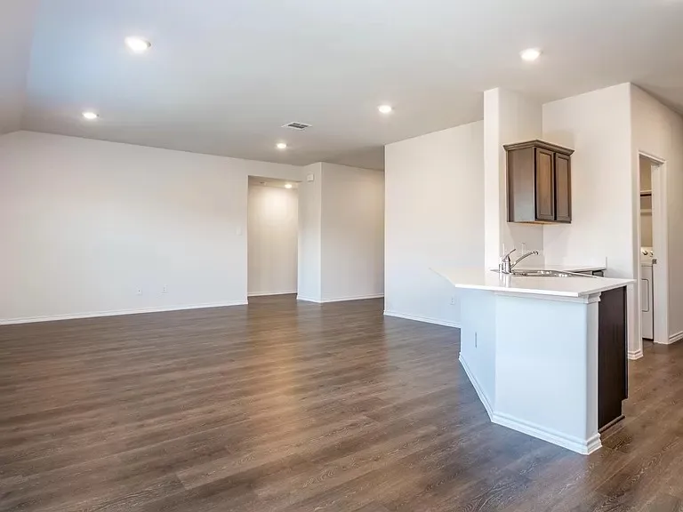 Single Family Residence For Rent in Grayson County , 2304 Alamo Drive, Sherman, Texas 75090, 3 Bedroom, 2 Bathroom, 2 Garage spaces, 1,650 Sqft, built in 2023, mls#21261915, Real Estate Agent in Sherman, Homes For Rent in Grayson county, Homes For Rent in Sherman, Realtor in Sherman Texas, Real Estate Brokerage Independent Realty Texas, Luminita Cordes Realtor