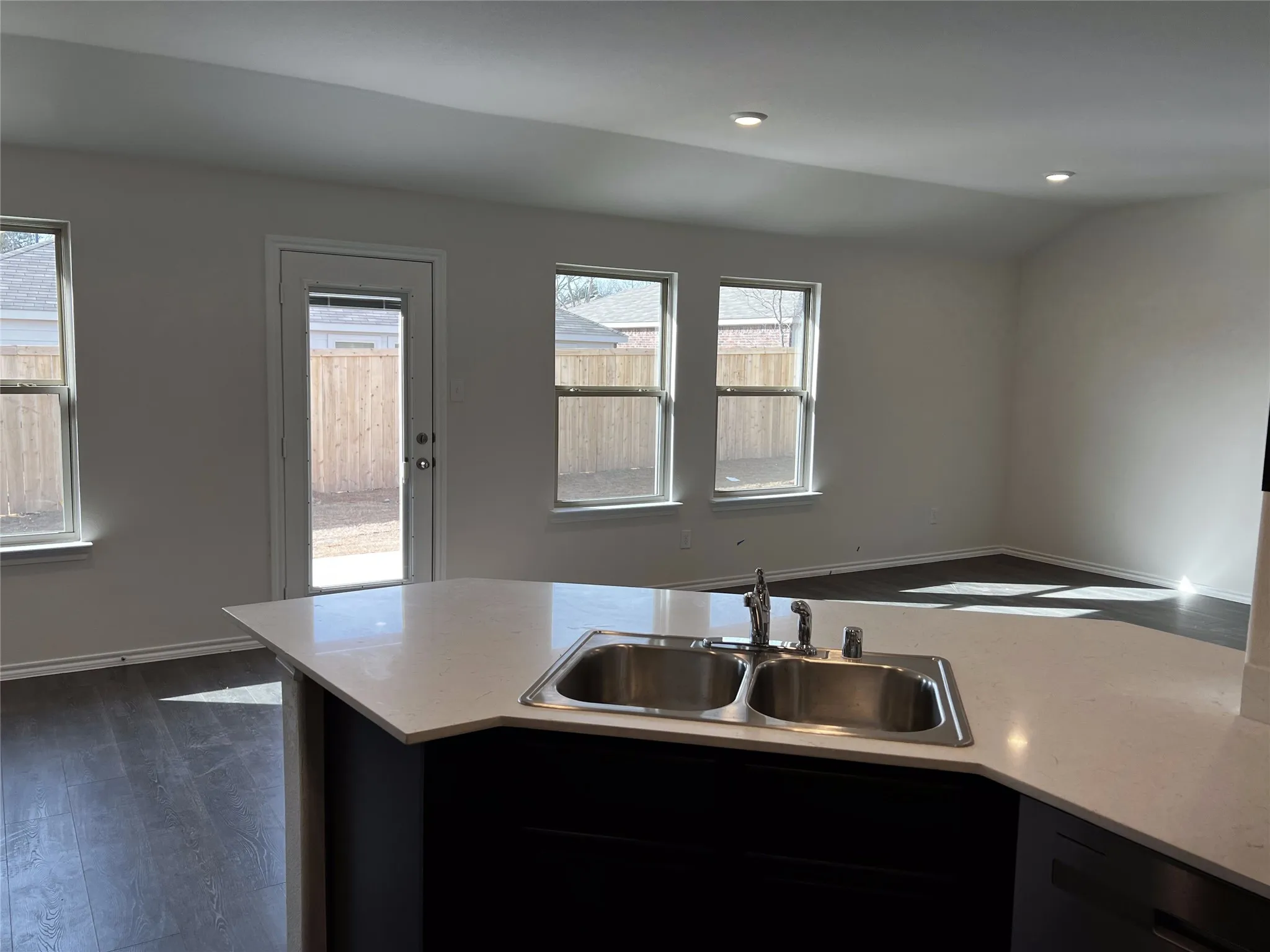 Single Family Residence For Rent in Grayson County , 2304 Alamo Drive, Sherman, Texas 75090, 3 Bedroom, 2 Bathroom, 2 Garage spaces, 1,650 Sqft, built in 2023, mls#21261915, Real Estate Agent in Sherman, Homes For Rent in Grayson county, Homes For Rent in Sherman, Realtor in Sherman Texas, Real Estate Brokerage Independent Realty Texas, Luminita Cordes Realtor