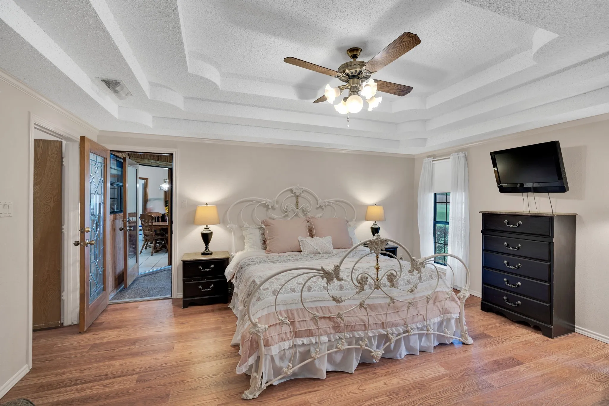 Single Family Residence For Sale in Ellis County , 750 Allen Lane, Midlothian, Texas 76065, 4 Bedroom, 4 Bathroom, 2 Garage spaces, 2,692 Sqft, built in 1985, Preowned, mls#21257611, Real Estate Agent in Midlothian, Homes For Sale in Ellis county, Homes For Sale in Midlothian, Realtor in Midlothian Texas, Real Estate Brokerage Independent Realty Texas, Luminita Cordes Realtor