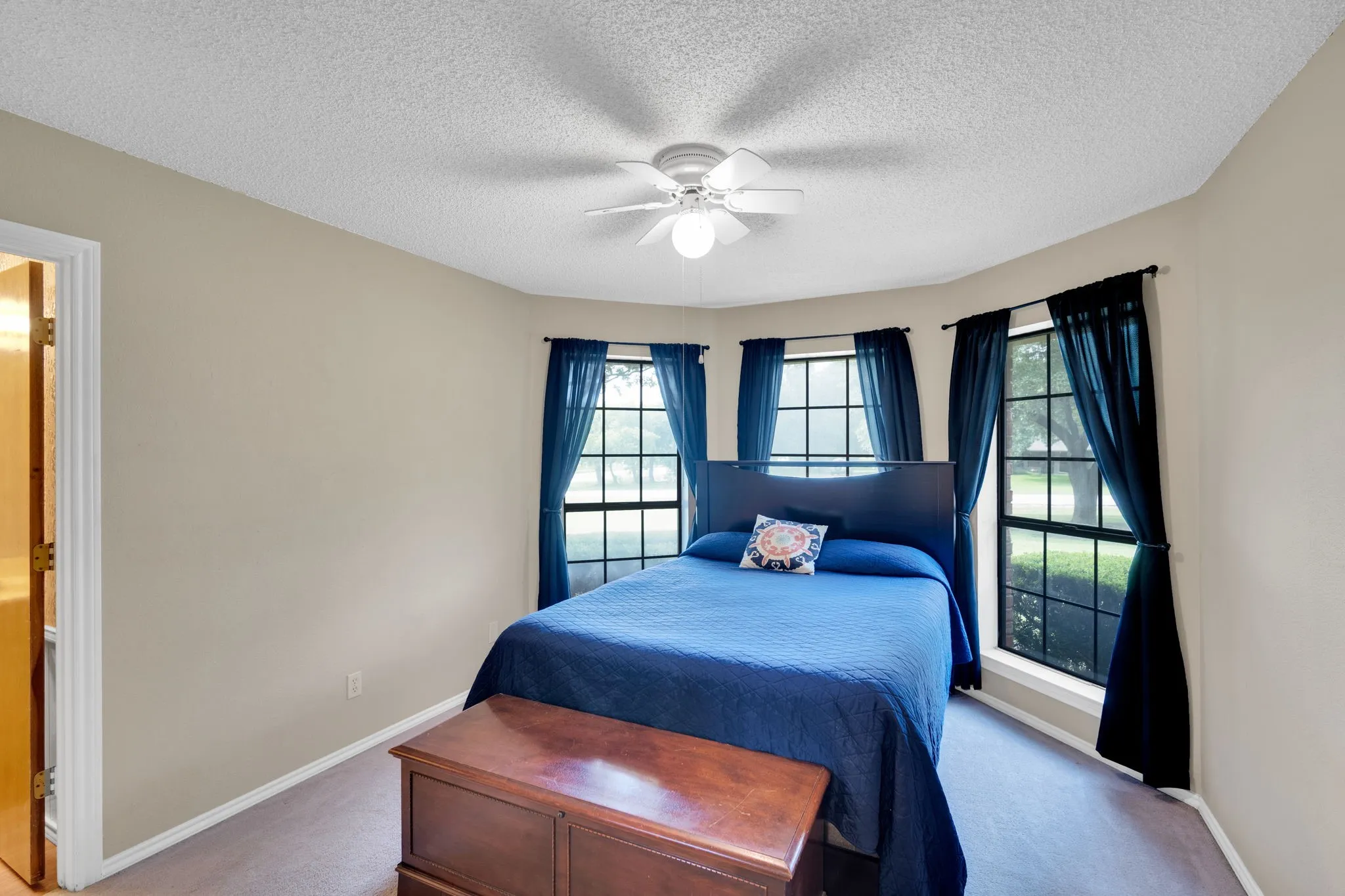 Single Family Residence For Sale in Ellis County , 750 Allen Lane, Midlothian, Texas 76065, 4 Bedroom, 4 Bathroom, 2 Garage spaces, 2,692 Sqft, built in 1985, Preowned, mls#21257611, Real Estate Agent in Midlothian, Homes For Sale in Ellis county, Homes For Sale in Midlothian, Realtor in Midlothian Texas, Real Estate Brokerage Independent Realty Texas, Luminita Cordes Realtor