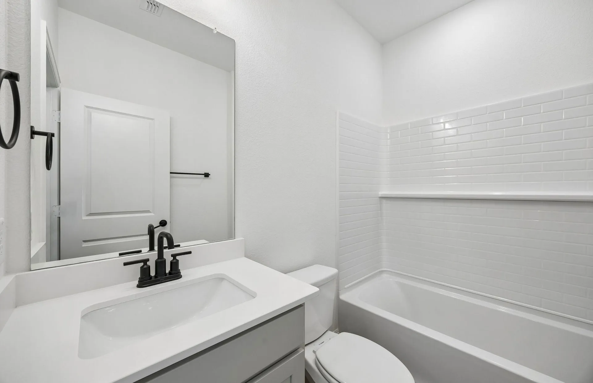 Secondary bath on first level