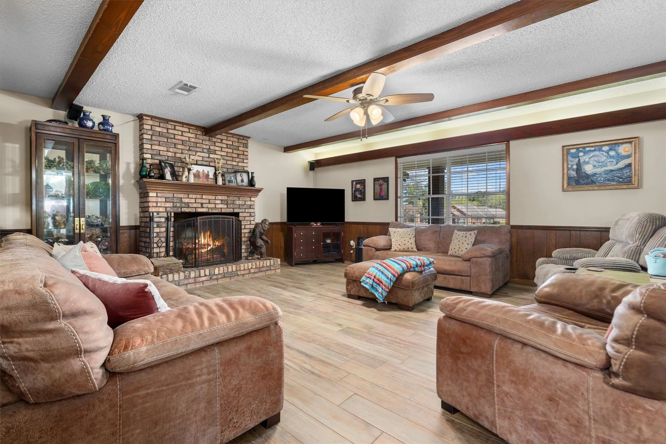 Single Family Residence For Sale in Smith County , 13929 County Road 1140, Tyler, Texas 75709, 5 Bedroom, 4 Bathroom, 2 Garage spaces, 1,691 Sqft, built in 1970, mls#21262325, Real Estate Agent in Tyler, Homes For Sale in Smith county, Homes For Sale in Tyler, Realtor in Tyler Texas, Real Estate Brokerage Independent Realty Texas, Luminita Cordes Realtor