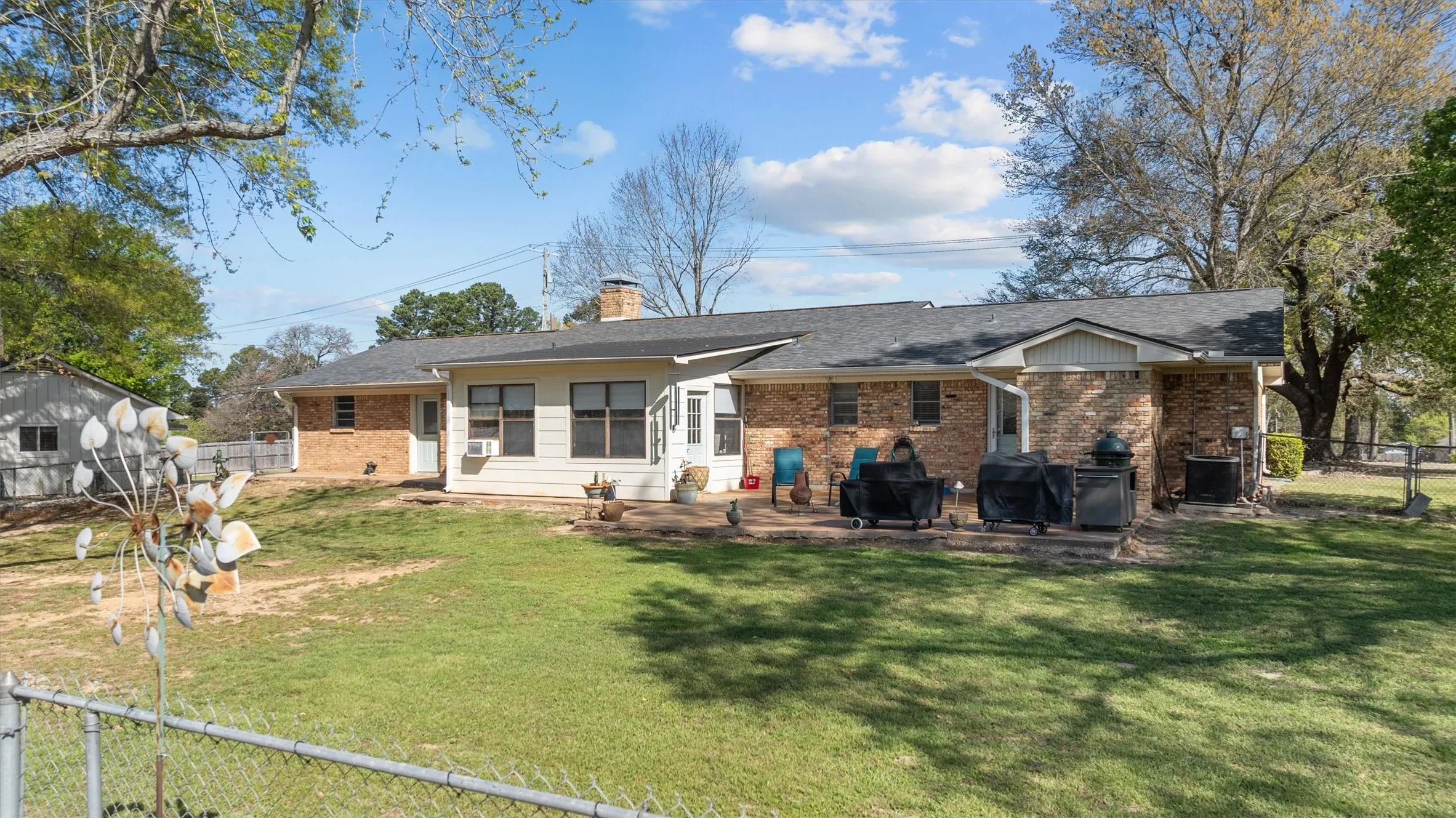 Single Family Residence For Sale in Smith County , 13929 County Road 1140, Tyler, Texas 75709, 5 Bedroom, 4 Bathroom, 2 Garage spaces, 1,691 Sqft, built in 1970, mls#21262325, Real Estate Agent in Tyler, Homes For Sale in Smith county, Homes For Sale in Tyler, Realtor in Tyler Texas, Real Estate Brokerage Independent Realty Texas, Luminita Cordes Realtor