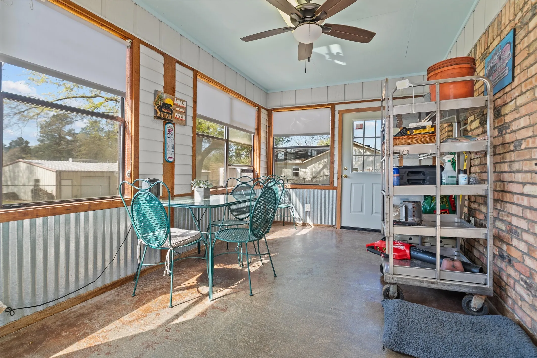 Single Family Residence For Sale in Smith County , 13929 County Road 1140, Tyler, Texas 75709, 5 Bedroom, 4 Bathroom, 2 Garage spaces, 1,691 Sqft, built in 1970, mls#21262325, Real Estate Agent in Tyler, Homes For Sale in Smith county, Homes For Sale in Tyler, Realtor in Tyler Texas, Real Estate Brokerage Independent Realty Texas, Luminita Cordes Realtor