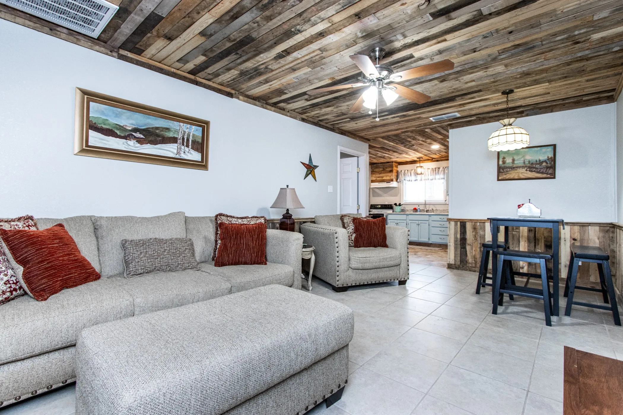 Single Family Residence For Sale in Smith County , 13929 County Road 1140, Tyler, Texas 75709, 5 Bedroom, 4 Bathroom, 2 Garage spaces, 1,691 Sqft, built in 1970, mls#21262325, Real Estate Agent in Tyler, Homes For Sale in Smith county, Homes For Sale in Tyler, Realtor in Tyler Texas, Real Estate Brokerage Independent Realty Texas, Luminita Cordes Realtor