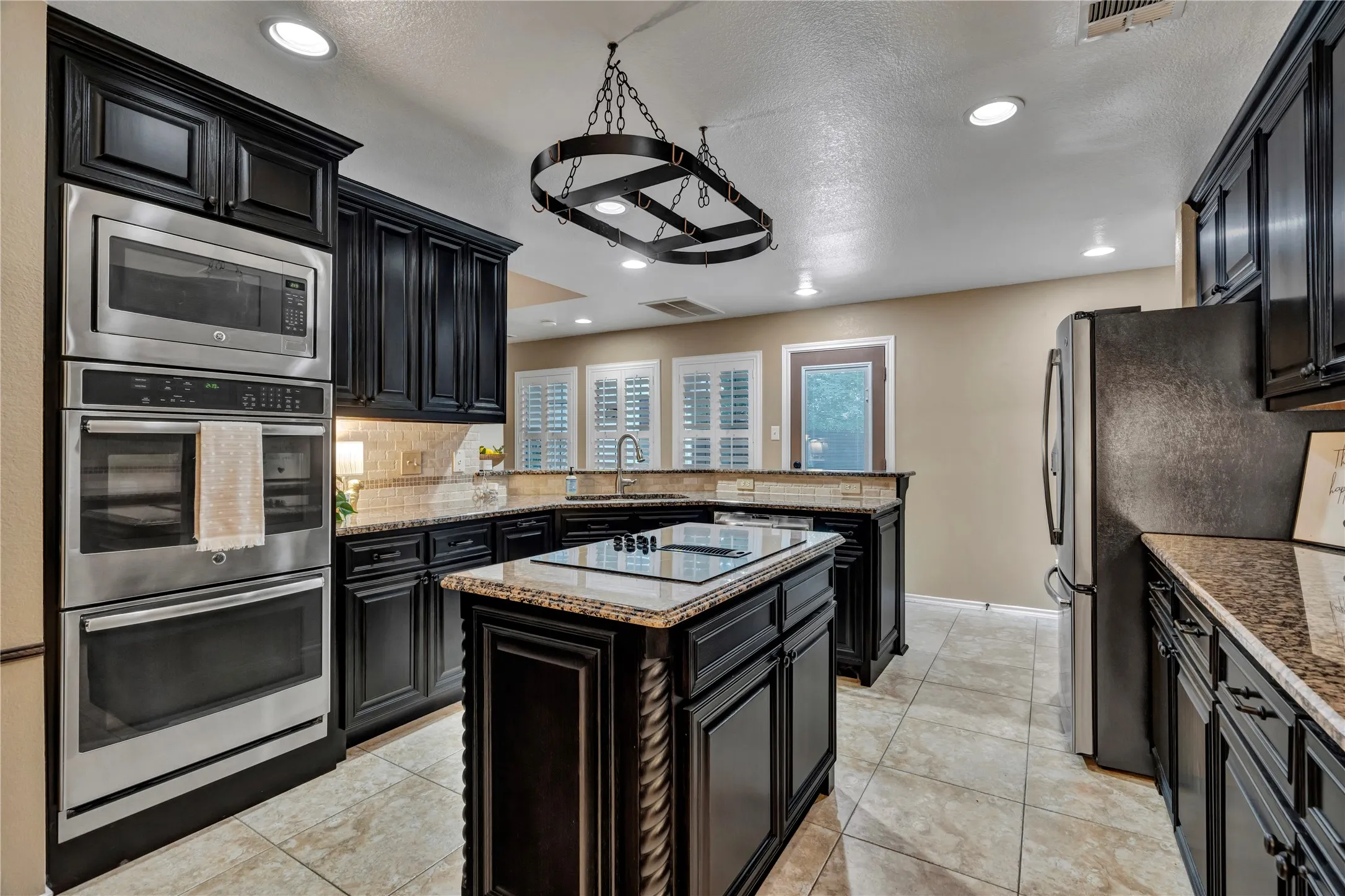 Single Family Residence For Sale in Collin County , 2405 Charlene Drive, Plano, Texas 75074, 3 Bedroom, 3 Bathroom, 3 Garage spaces, 2,637 Sqft, built in 1996, mls#21262336, Real Estate Agent in Plano, Homes For Sale in Collin county, Homes For Sale in Plano, Realtor in Plano Texas, Real Estate Brokerage Independent Realty Texas, Luminita Cordes Realtor