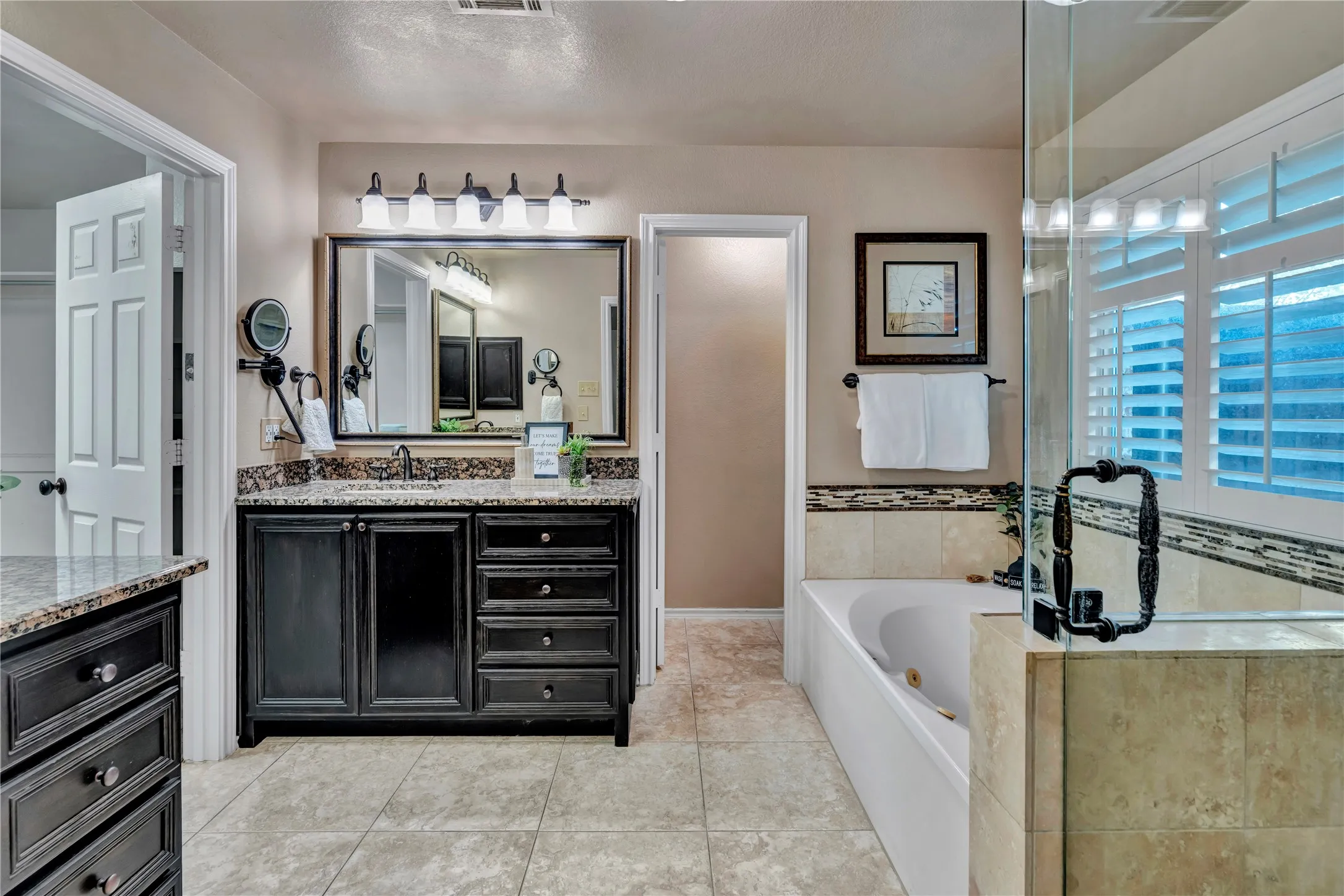 Single Family Residence For Sale in Collin County , 2405 Charlene Drive, Plano, Texas 75074, 3 Bedroom, 3 Bathroom, 3 Garage spaces, 2,637 Sqft, built in 1996, mls#21262336, Real Estate Agent in Plano, Homes For Sale in Collin county, Homes For Sale in Plano, Realtor in Plano Texas, Real Estate Brokerage Independent Realty Texas, Luminita Cordes Realtor