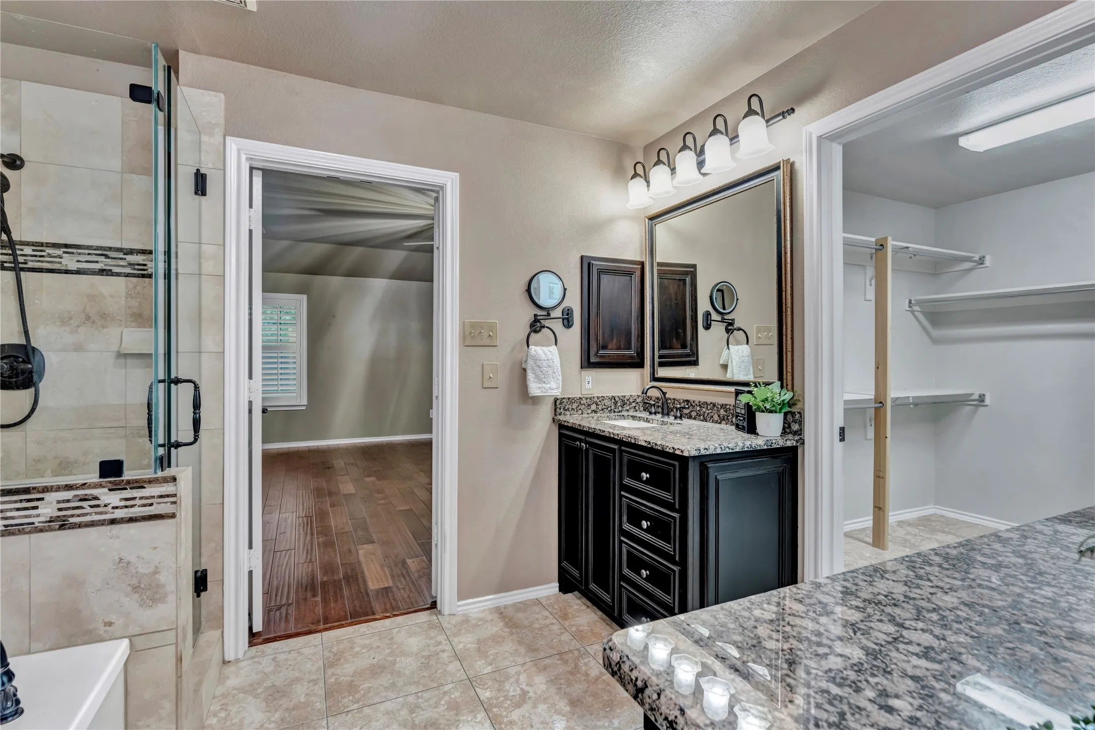Single Family Residence For Sale in Collin County , 2405 Charlene Drive, Plano, Texas 75074, 3 Bedroom, 3 Bathroom, 3 Garage spaces, 2,637 Sqft, built in 1996, mls#21262336, Real Estate Agent in Plano, Homes For Sale in Collin county, Homes For Sale in Plano, Realtor in Plano Texas, Real Estate Brokerage Independent Realty Texas, Luminita Cordes Realtor