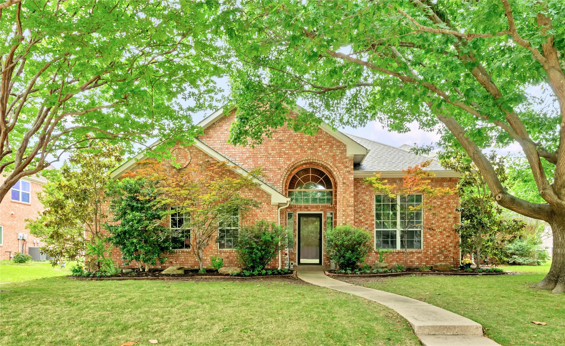 Single Family Residence For Sale in Collin County , 2405 Charlene Drive, Plano, Texas 75074, 3 Bedroom, 3 Bathroom, 3 Garage spaces, 2,637 Sqft, built in 1996, mls#21262336, Real Estate Agent in Plano, Homes For Sale in Collin county, Homes For Sale in Plano, Realtor in Plano Texas, Real Estate Brokerage Independent Realty Texas, Luminita Cordes Realtor