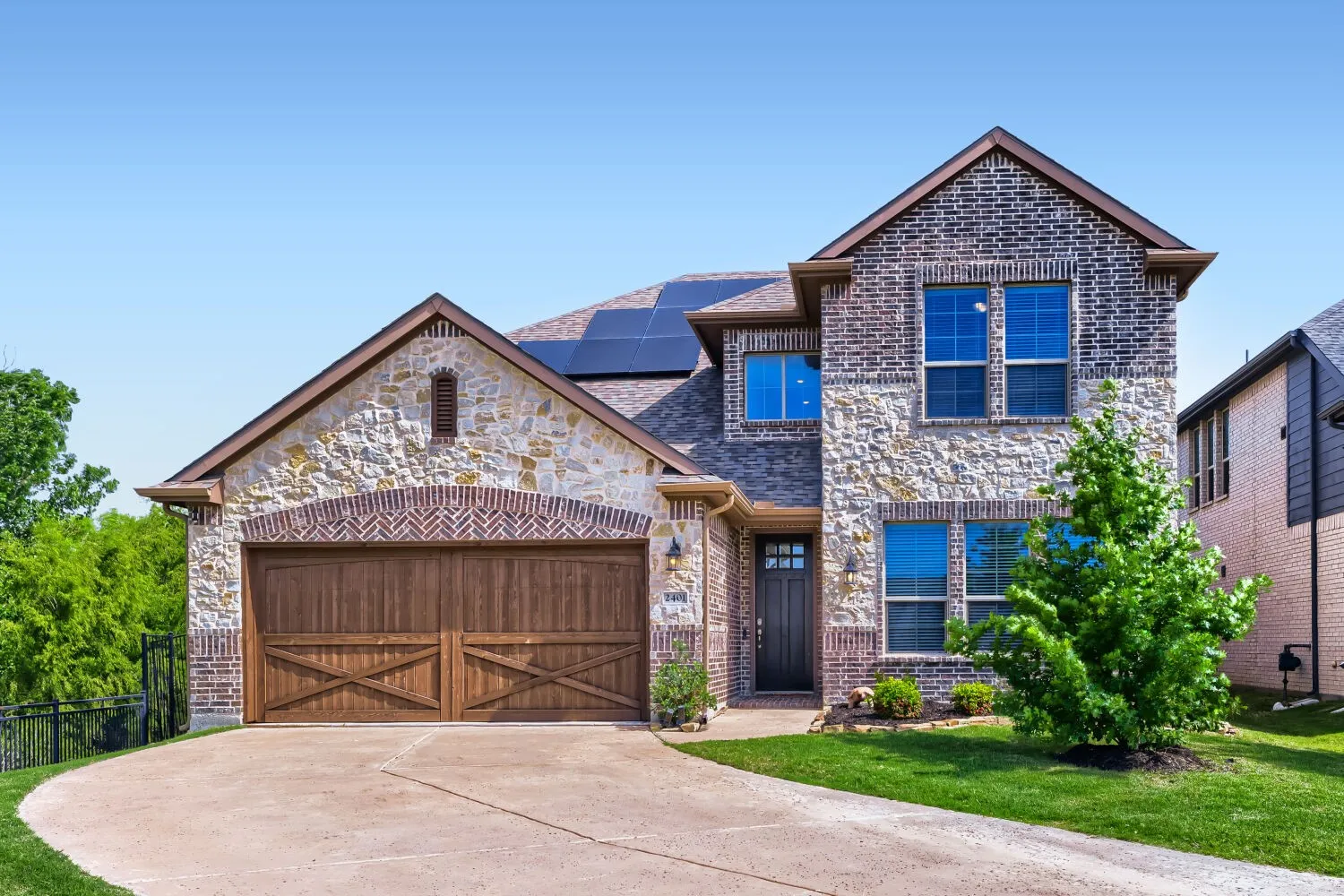 Single Family Residence For Sale in Denton County , 2401 Muirfield Drive, Little Elm, Texas 75036, 5 Bedroom, 4 Bathroom, 2 Garage spaces, 3,281 Sqft, built in 2021, Preowned, mls#21261699, Real Estate Agent in Little Elm, Homes For Sale in Denton county, Homes For Sale in Little Elm, Realtor in Little Elm Texas, Real Estate Brokerage Independent Realty Texas, Luminita Cordes Realtor