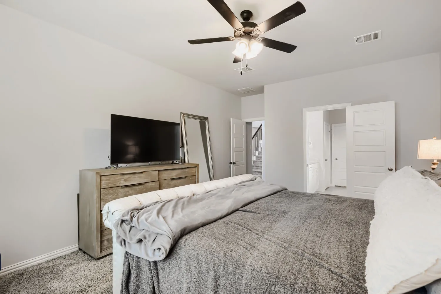 Single Family Residence For Sale in Denton County , 2401 Muirfield Drive, Little Elm, Texas 75036, 5 Bedroom, 4 Bathroom, 2 Garage spaces, 3,281 Sqft, built in 2021, Preowned, mls#21261699, Real Estate Agent in Little Elm, Homes For Sale in Denton county, Homes For Sale in Little Elm, Realtor in Little Elm Texas, Real Estate Brokerage Independent Realty Texas, Luminita Cordes Realtor