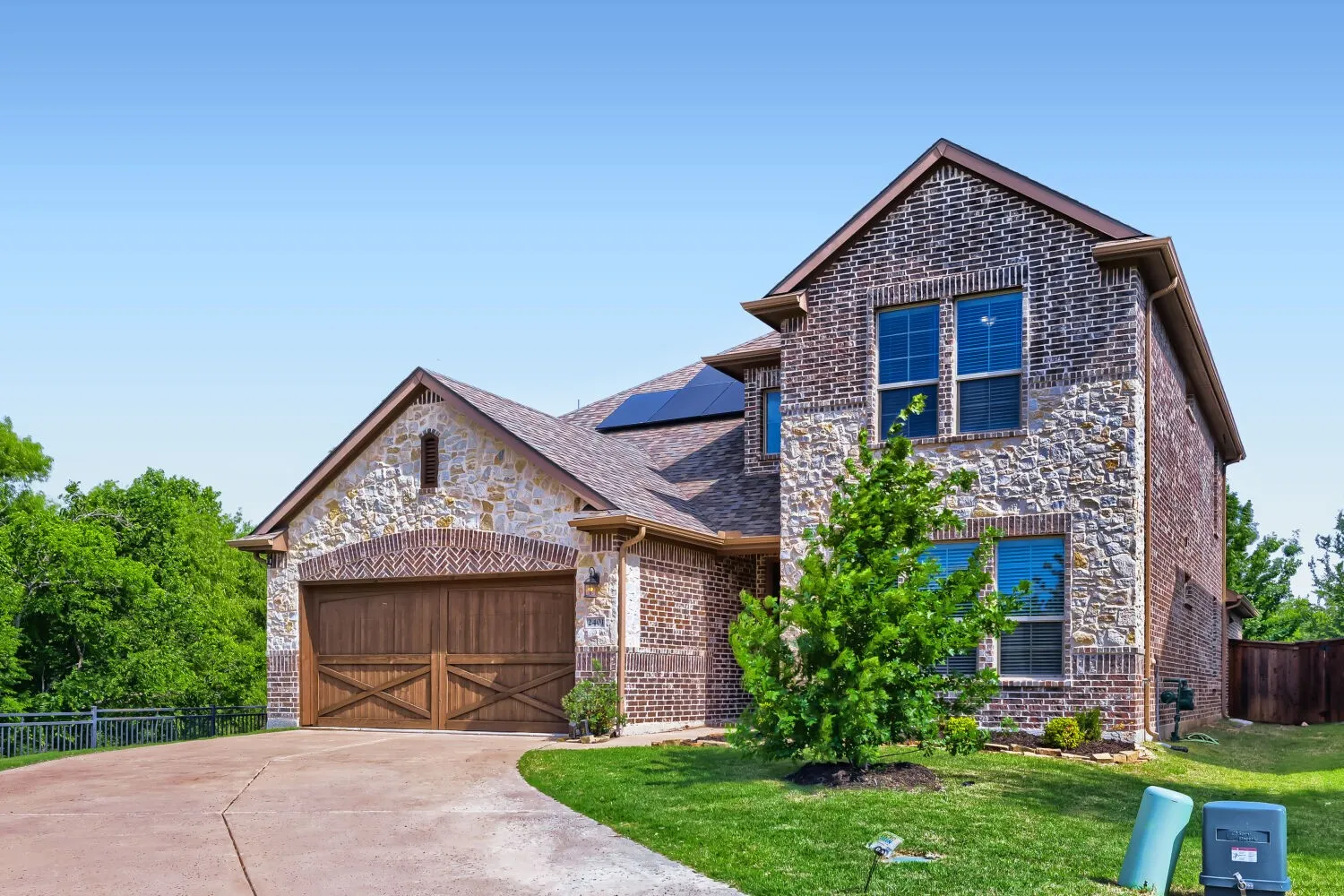 Single Family Residence For Sale in Denton County , 2401 Muirfield Drive, Little Elm, Texas 75036, 5 Bedroom, 4 Bathroom, 2 Garage spaces, 3,281 Sqft, built in 2021, Preowned, mls#21261699, Real Estate Agent in Little Elm, Homes For Sale in Denton county, Homes For Sale in Little Elm, Realtor in Little Elm Texas, Real Estate Brokerage Independent Realty Texas, Luminita Cordes Realtor