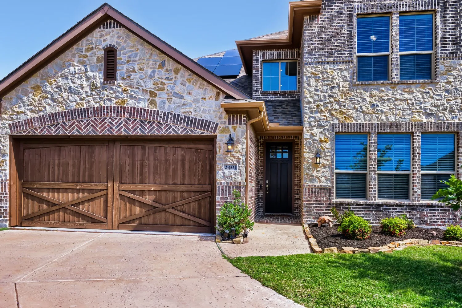 Single Family Residence For Sale in Denton County , 2401 Muirfield Drive, Little Elm, Texas 75036, 5 Bedroom, 4 Bathroom, 2 Garage spaces, 3,281 Sqft, built in 2021, Preowned, mls#21261699, Real Estate Agent in Little Elm, Homes For Sale in Denton county, Homes For Sale in Little Elm, Realtor in Little Elm Texas, Real Estate Brokerage Independent Realty Texas, Luminita Cordes Realtor