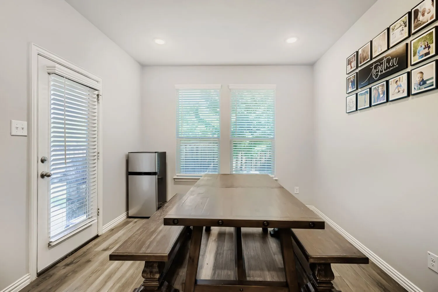 Single Family Residence For Sale in Denton County , 2401 Muirfield Drive, Little Elm, Texas 75036, 5 Bedroom, 4 Bathroom, 2 Garage spaces, 3,281 Sqft, built in 2021, Preowned, mls#21261699, Real Estate Agent in Little Elm, Homes For Sale in Denton county, Homes For Sale in Little Elm, Realtor in Little Elm Texas, Real Estate Brokerage Independent Realty Texas, Luminita Cordes Realtor