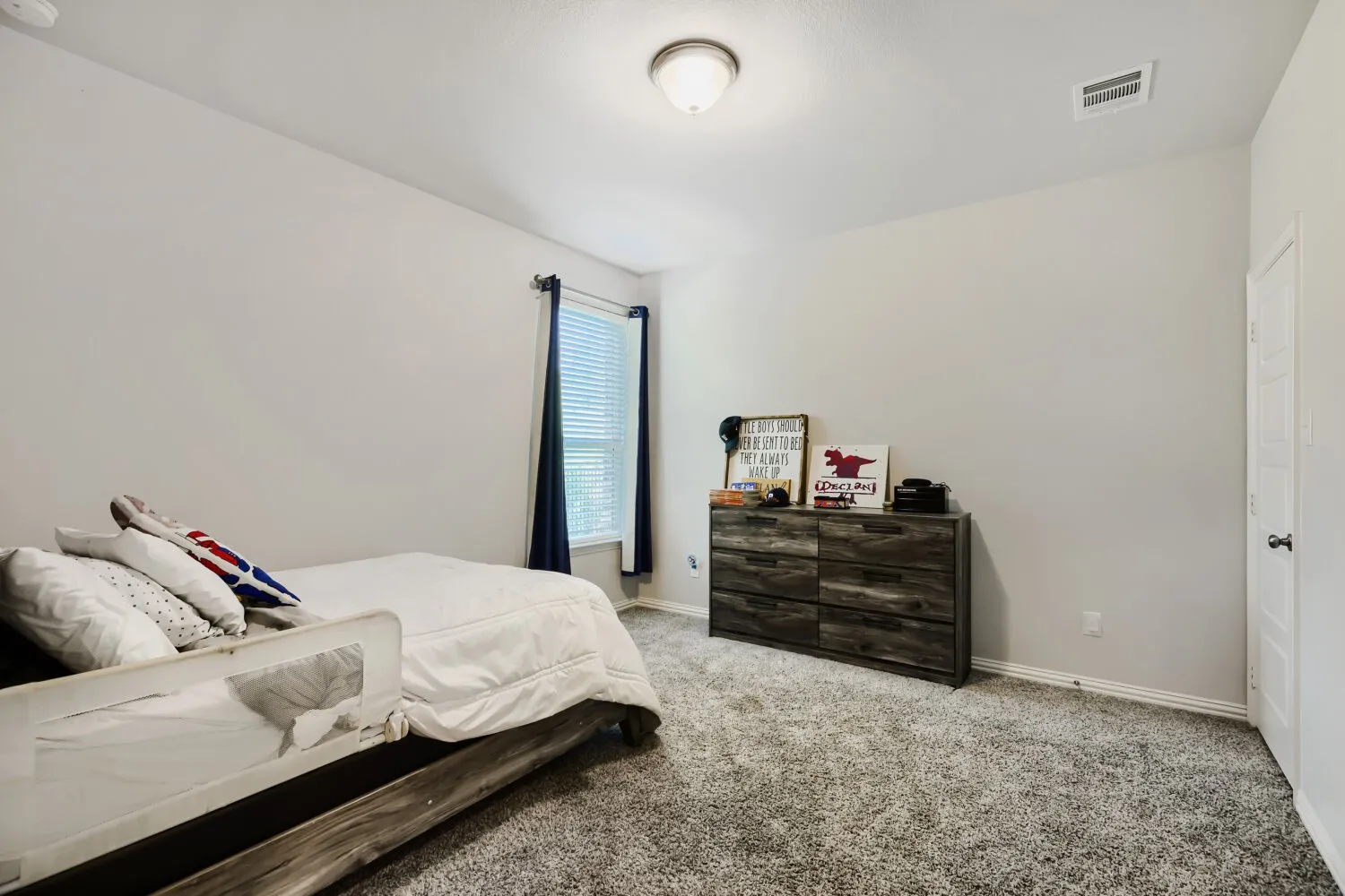 Single Family Residence For Sale in Denton County , 2401 Muirfield Drive, Little Elm, Texas 75036, 5 Bedroom, 4 Bathroom, 2 Garage spaces, 3,281 Sqft, built in 2021, Preowned, mls#21261699, Real Estate Agent in Little Elm, Homes For Sale in Denton county, Homes For Sale in Little Elm, Realtor in Little Elm Texas, Real Estate Brokerage Independent Realty Texas, Luminita Cordes Realtor