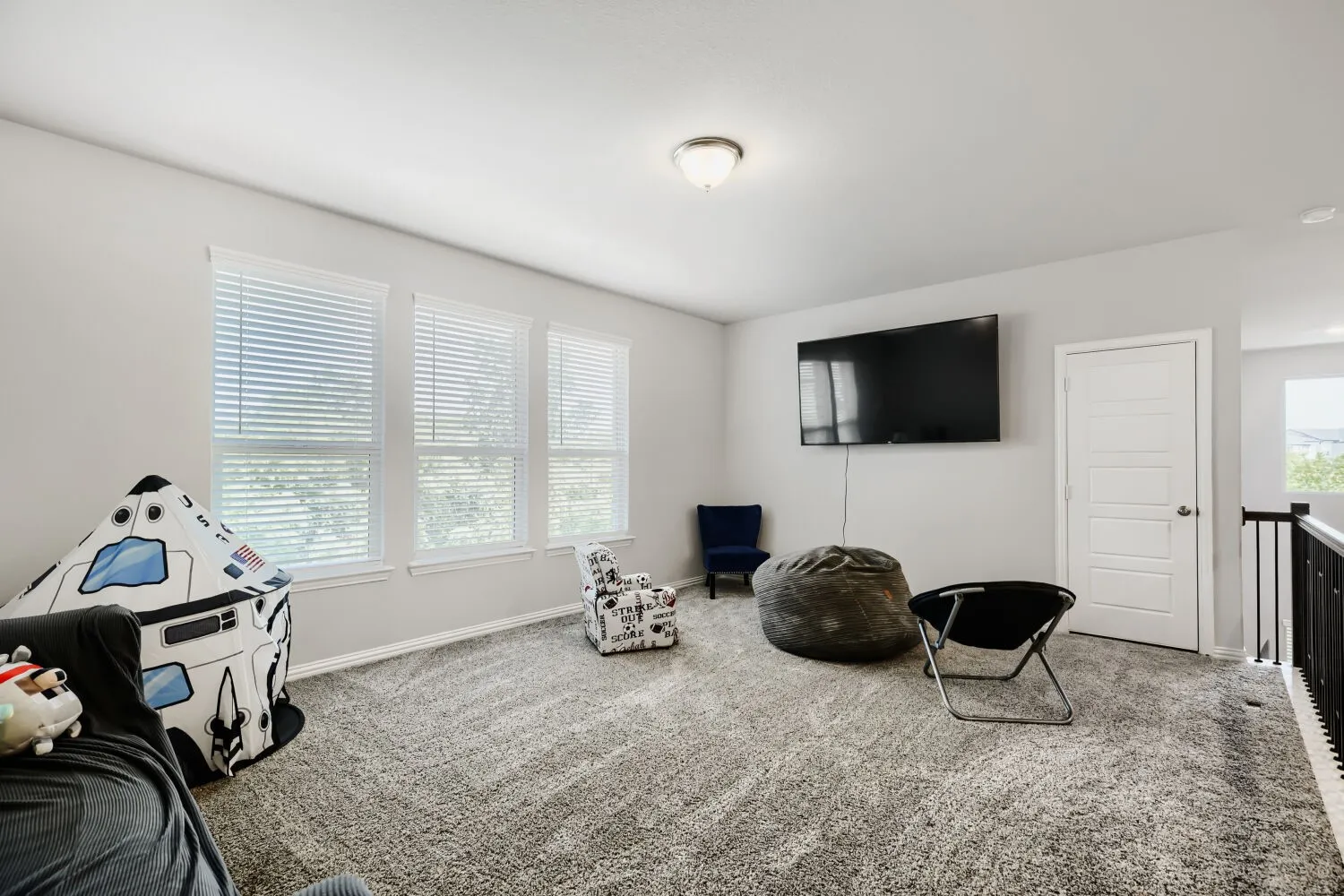 Single Family Residence For Sale in Denton County , 2401 Muirfield Drive, Little Elm, Texas 75036, 5 Bedroom, 4 Bathroom, 2 Garage spaces, 3,281 Sqft, built in 2021, Preowned, mls#21261699, Real Estate Agent in Little Elm, Homes For Sale in Denton county, Homes For Sale in Little Elm, Realtor in Little Elm Texas, Real Estate Brokerage Independent Realty Texas, Luminita Cordes Realtor