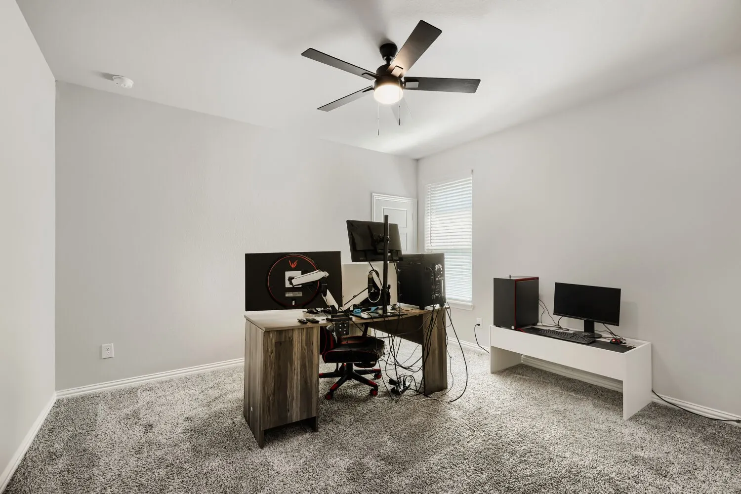 Single Family Residence For Sale in Denton County , 2401 Muirfield Drive, Little Elm, Texas 75036, 5 Bedroom, 4 Bathroom, 2 Garage spaces, 3,281 Sqft, built in 2021, Preowned, mls#21261699, Real Estate Agent in Little Elm, Homes For Sale in Denton county, Homes For Sale in Little Elm, Realtor in Little Elm Texas, Real Estate Brokerage Independent Realty Texas, Luminita Cordes Realtor